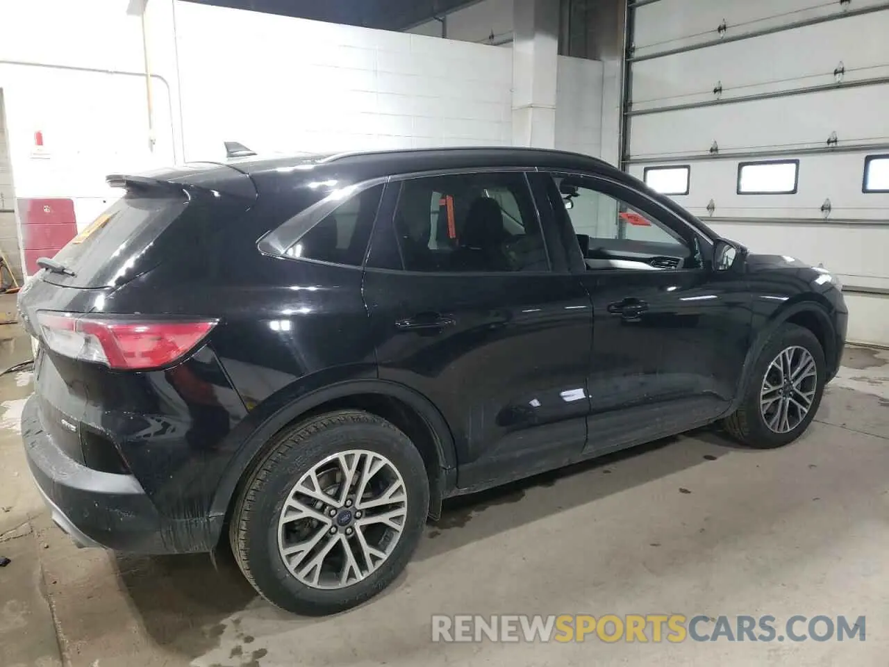 3 Photograph of a damaged car 1FMCU9H68NUA54317 FORD ESCAPE 2022