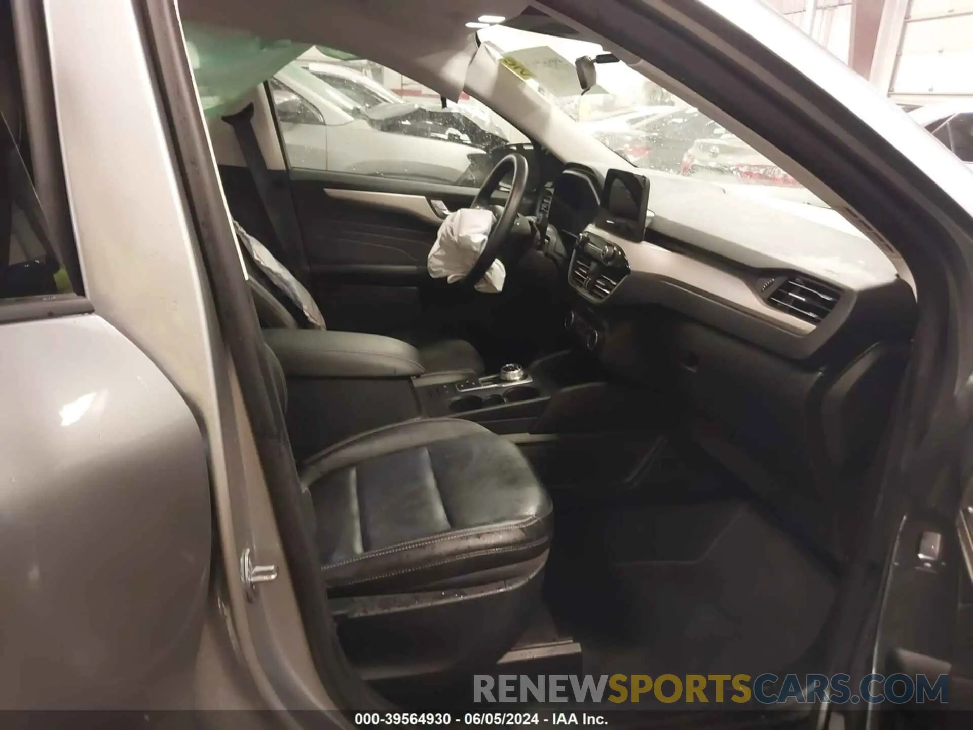 5 Photograph of a damaged car 1FMCU9H69NUA14117 FORD ESCAPE 2022