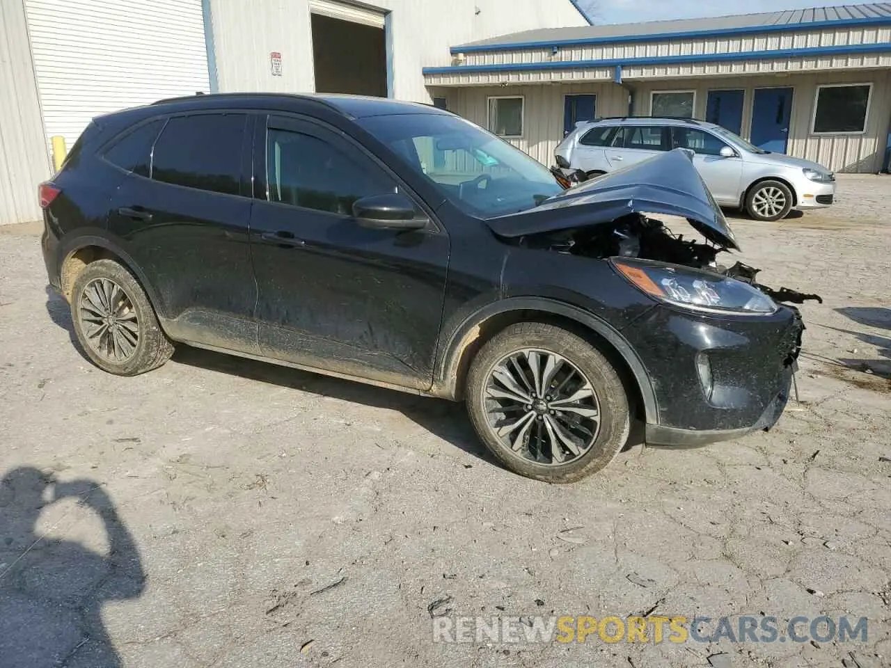 4 Photograph of a damaged car 1FMCU9H91NUA26143 FORD ESCAPE 2022