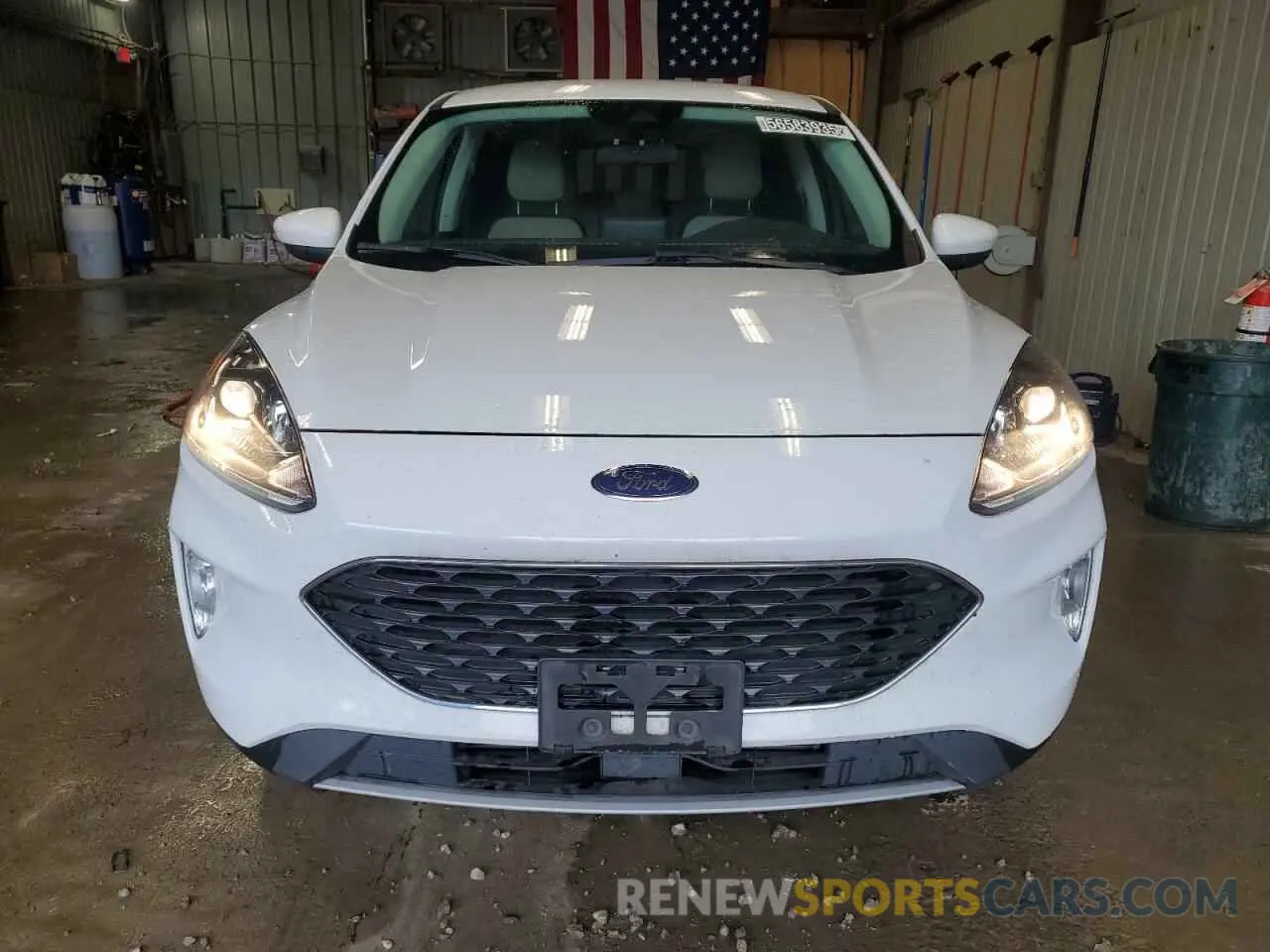 5 Photograph of a damaged car 1FMCU9H92NUB12190 FORD ESCAPE 2022