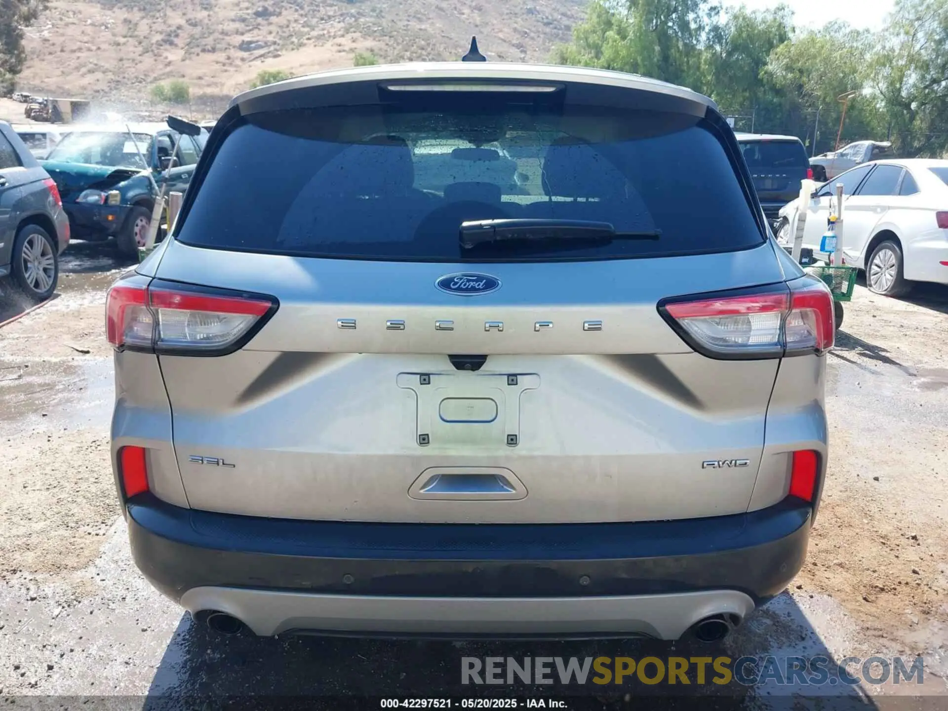 16 Photograph of a damaged car 1FMCU9H92NUB12920 FORD ESCAPE 2022