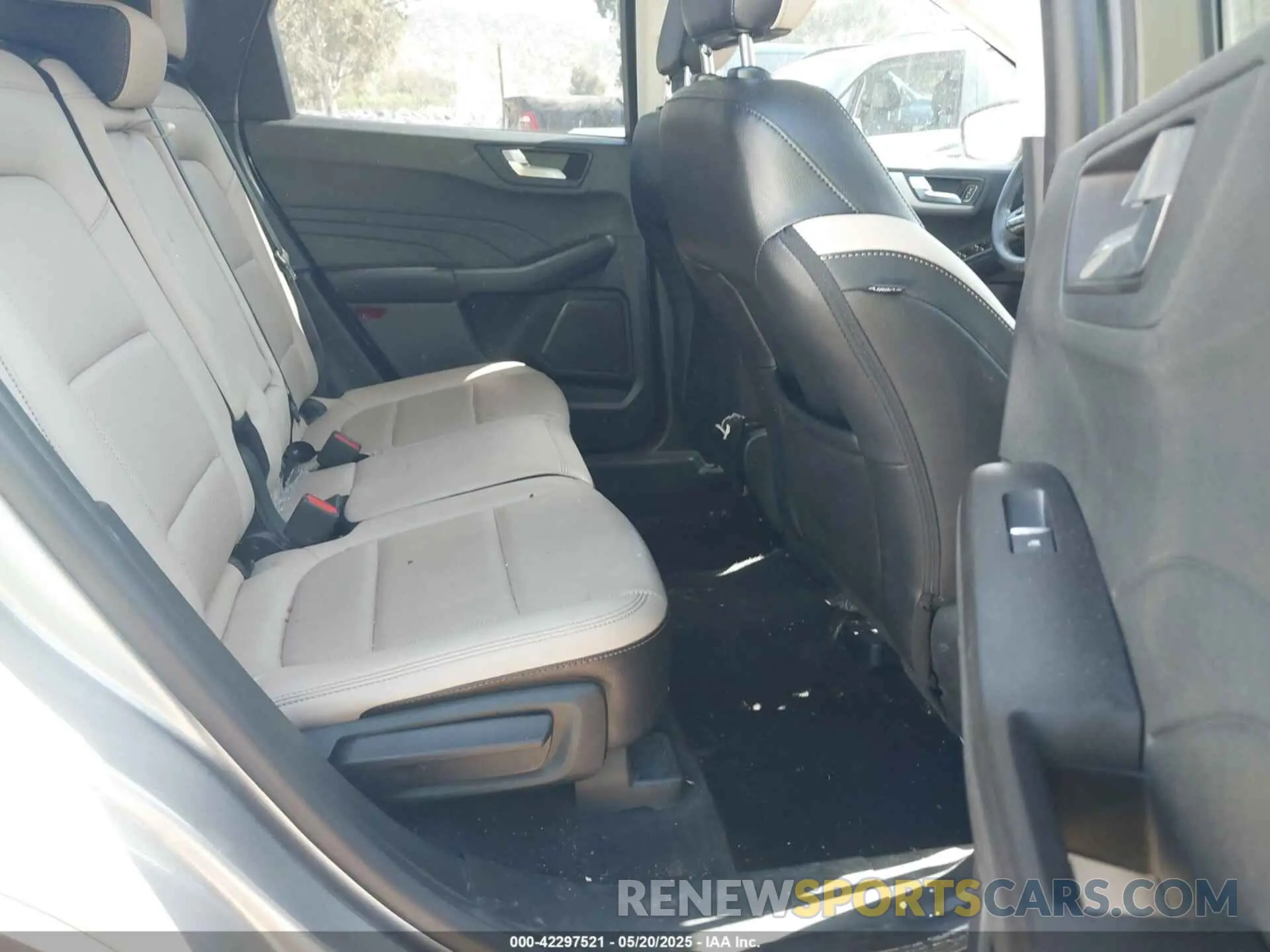 8 Photograph of a damaged car 1FMCU9H92NUB12920 FORD ESCAPE 2022