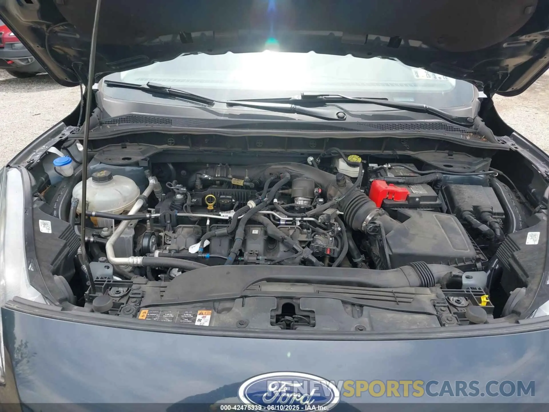 10 Photograph of a damaged car 1FMCU9H92NUB97841 FORD ESCAPE 2022