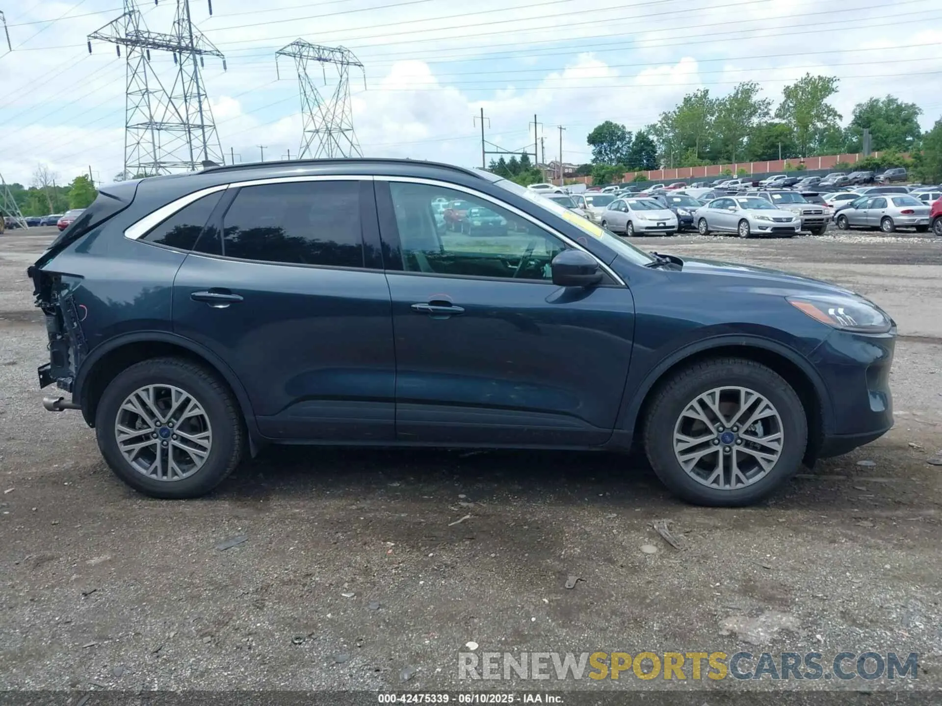 14 Photograph of a damaged car 1FMCU9H92NUB97841 FORD ESCAPE 2022