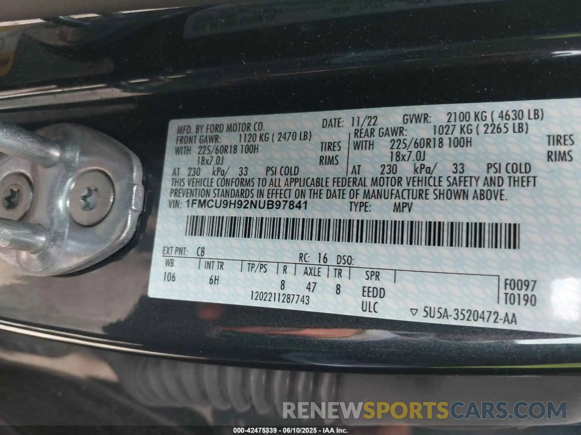 9 Photograph of a damaged car 1FMCU9H92NUB97841 FORD ESCAPE 2022