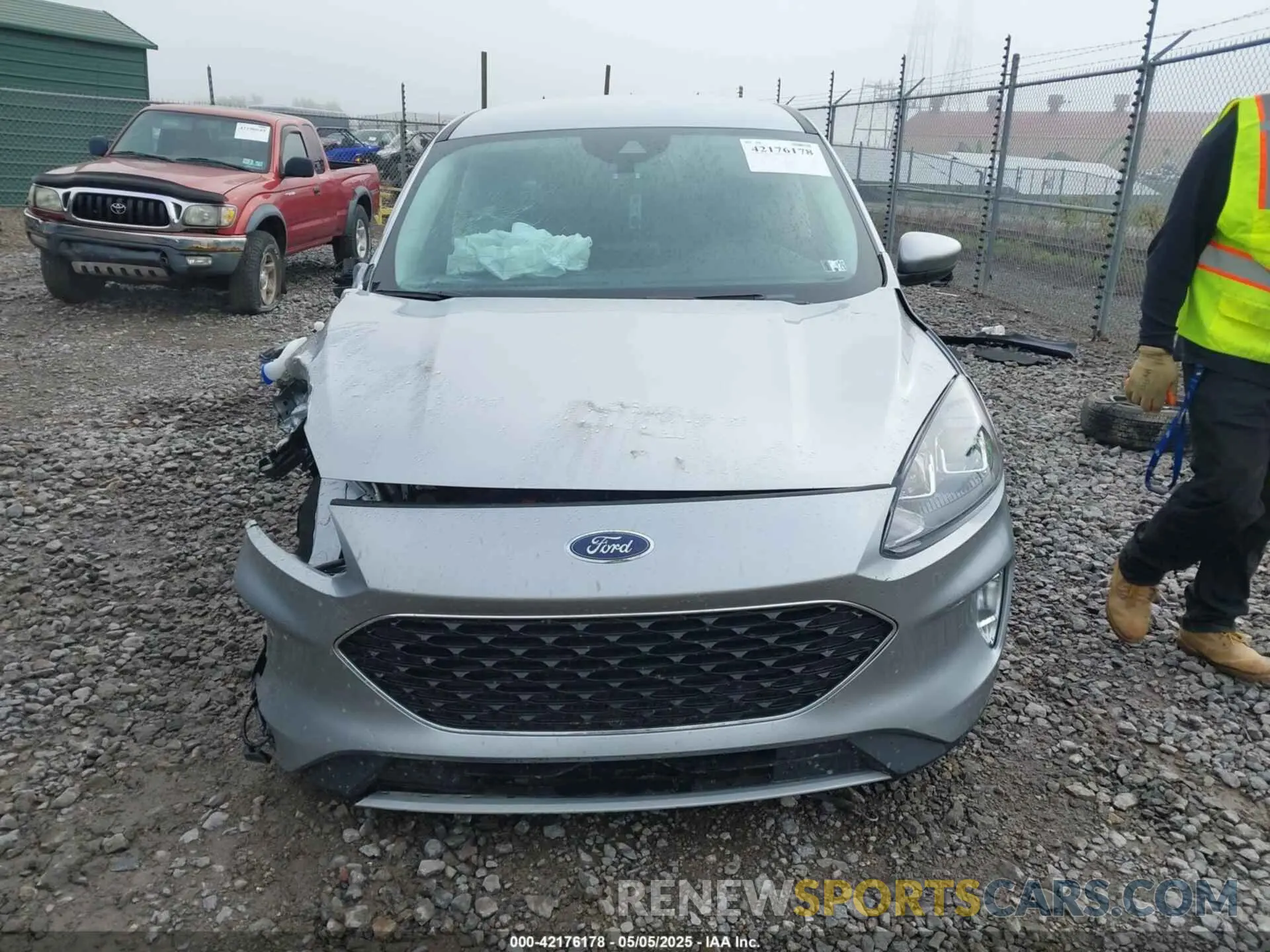 12 Photograph of a damaged car 1FMCU9H94NUA10776 FORD ESCAPE 2022