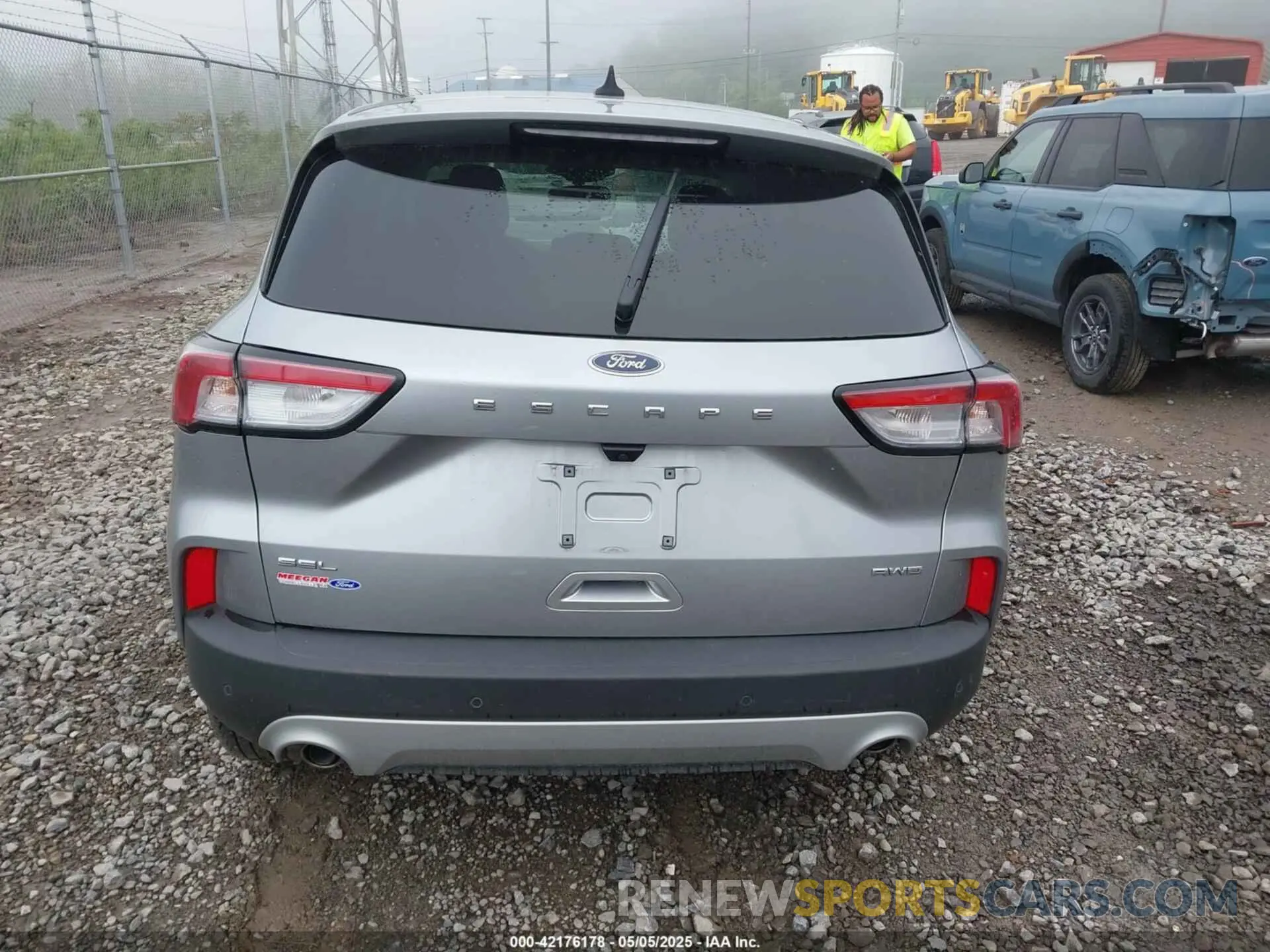 16 Photograph of a damaged car 1FMCU9H94NUA10776 FORD ESCAPE 2022