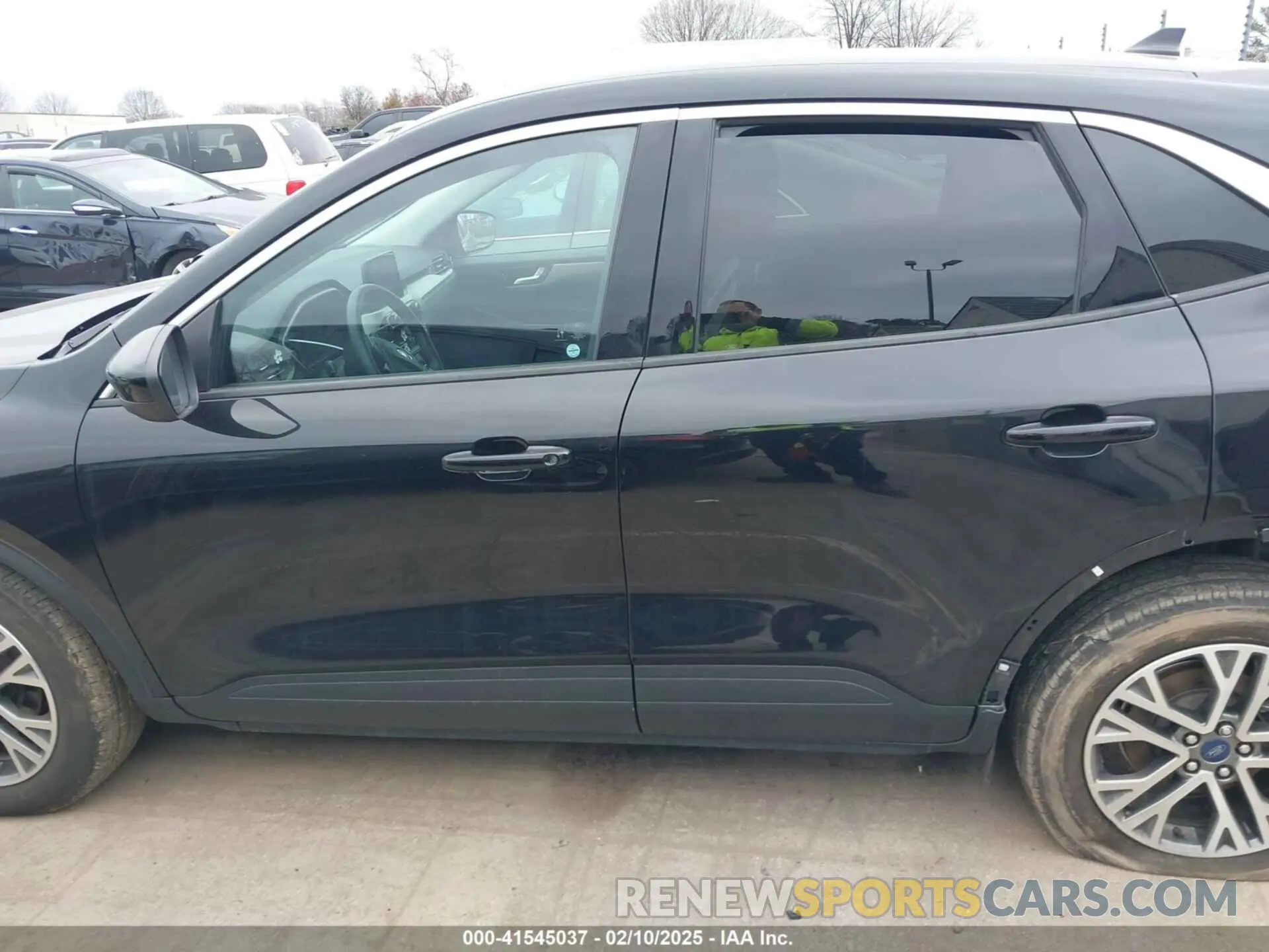 15 Photograph of a damaged car 1FMCU9H96NUA54567 FORD ESCAPE 2022