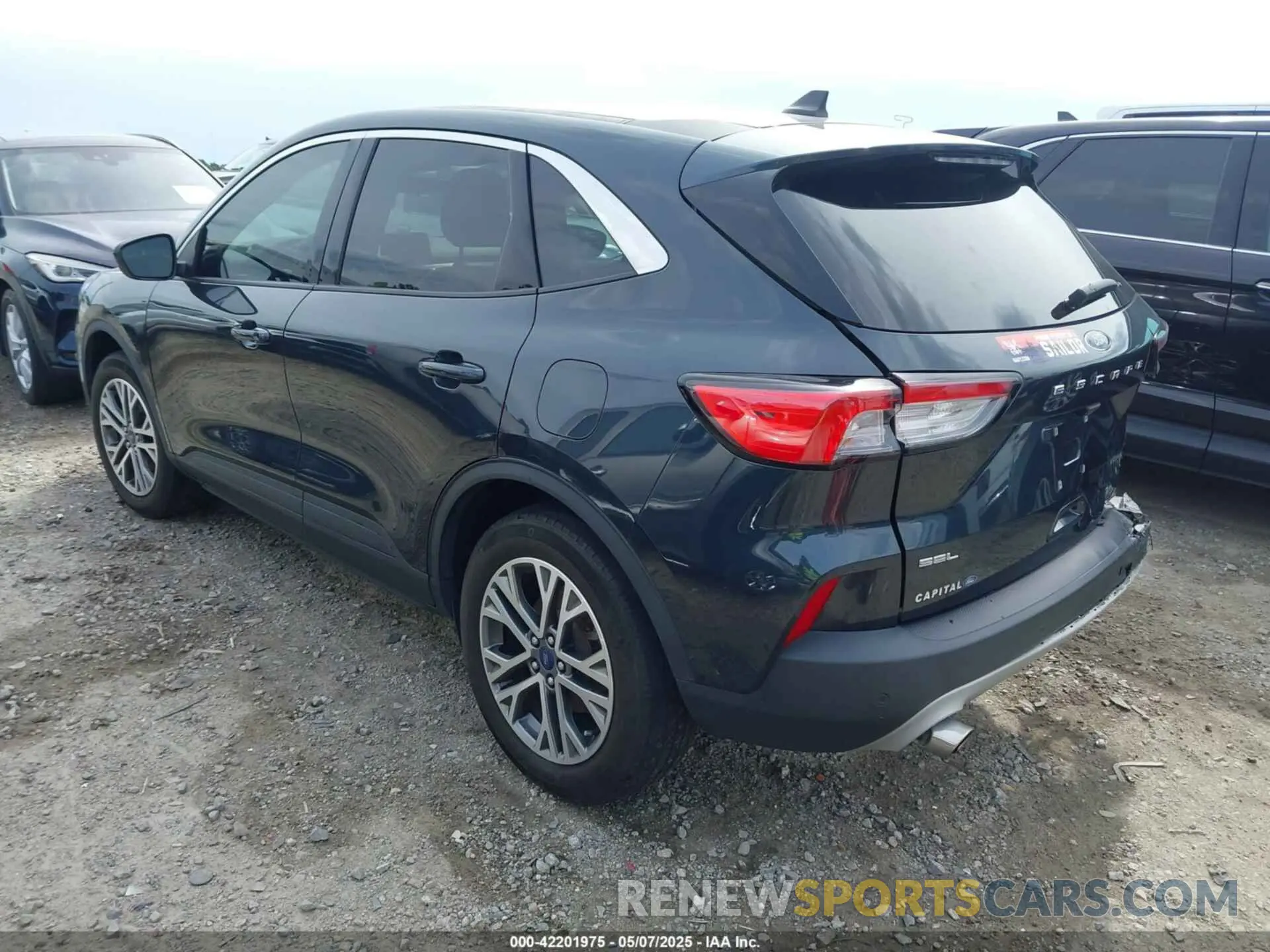 3 Photograph of a damaged car 1FMCU9H96NUA57114 FORD ESCAPE 2022