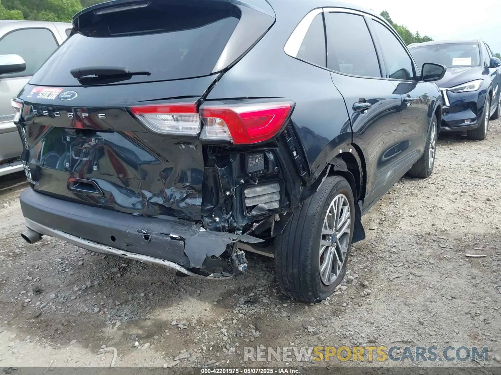 6 Photograph of a damaged car 1FMCU9H96NUA57114 FORD ESCAPE 2022