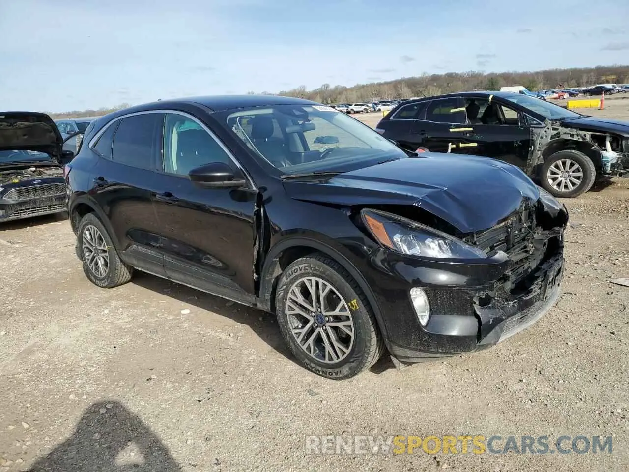 4 Photograph of a damaged car 1FMCU9H97NUA43755 FORD ESCAPE 2022