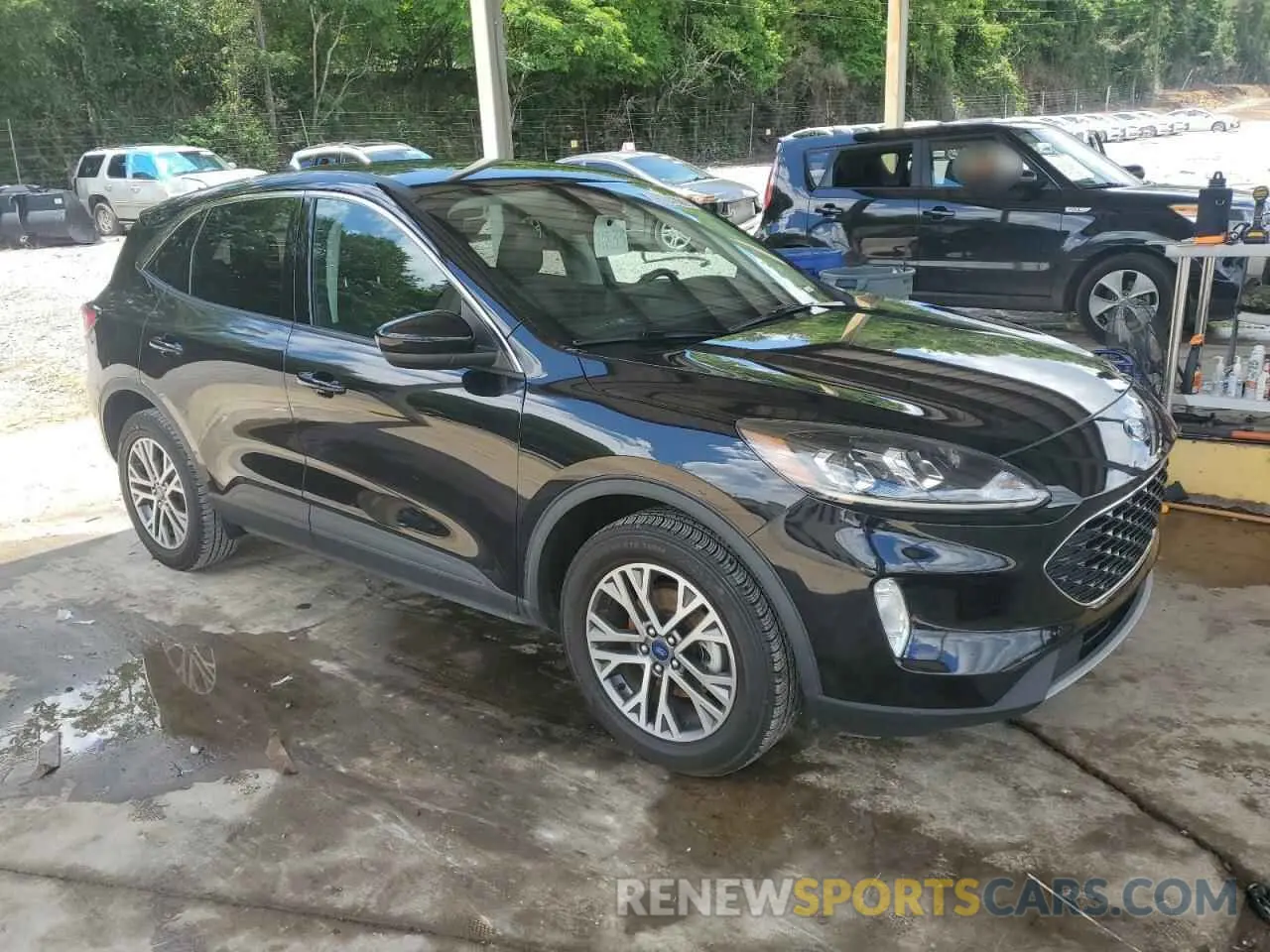 4 Photograph of a damaged car 1FMCU9H98NUA73833 FORD ESCAPE 2022