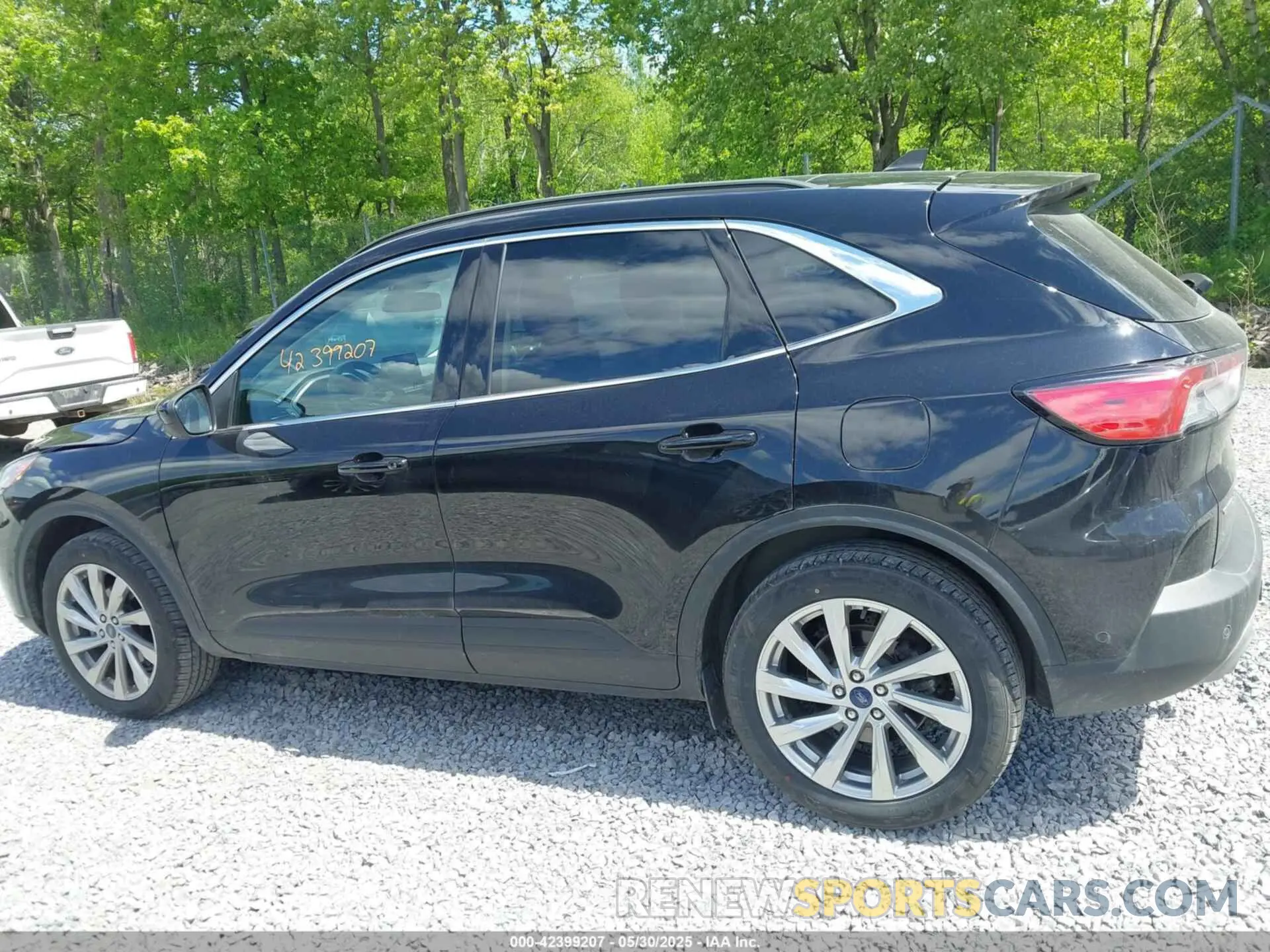 14 Photograph of a damaged car 1FMCU9J90NUB61267 FORD ESCAPE 2022