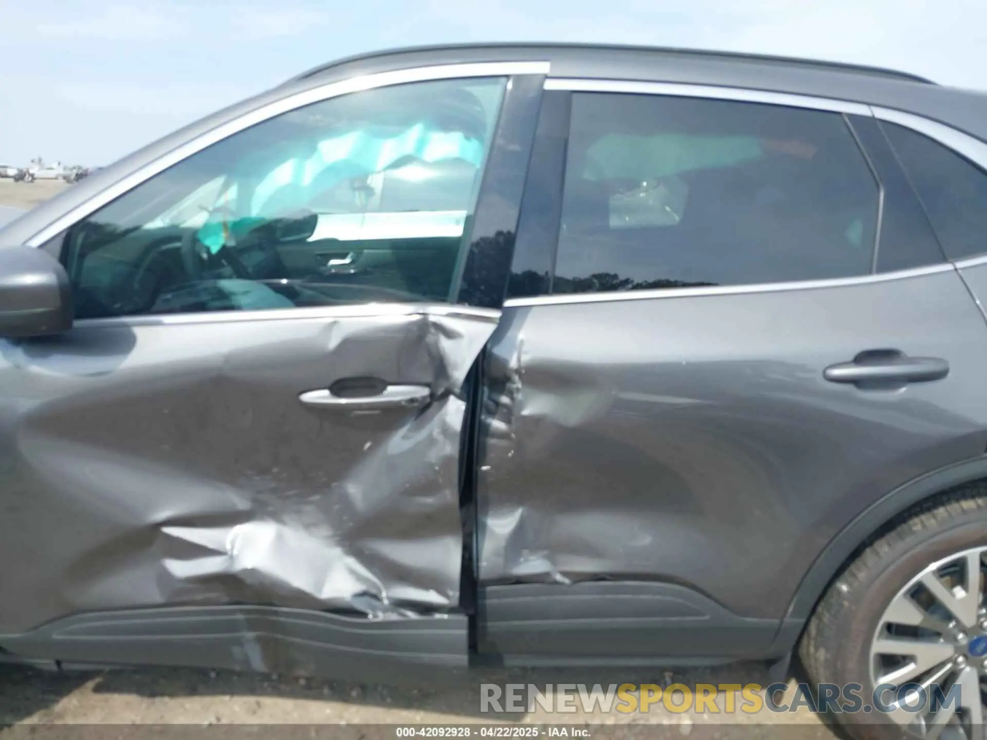 15 Photograph of a damaged car 1FMCU9J91NUB87215 FORD ESCAPE 2022