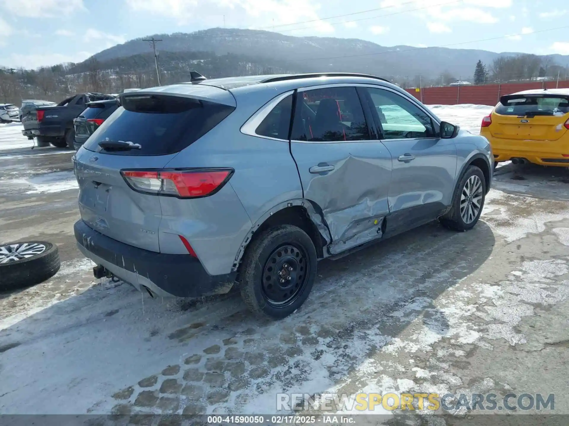 4 Photograph of a damaged car 1FMCU9J93NUA80912 FORD ESCAPE 2022