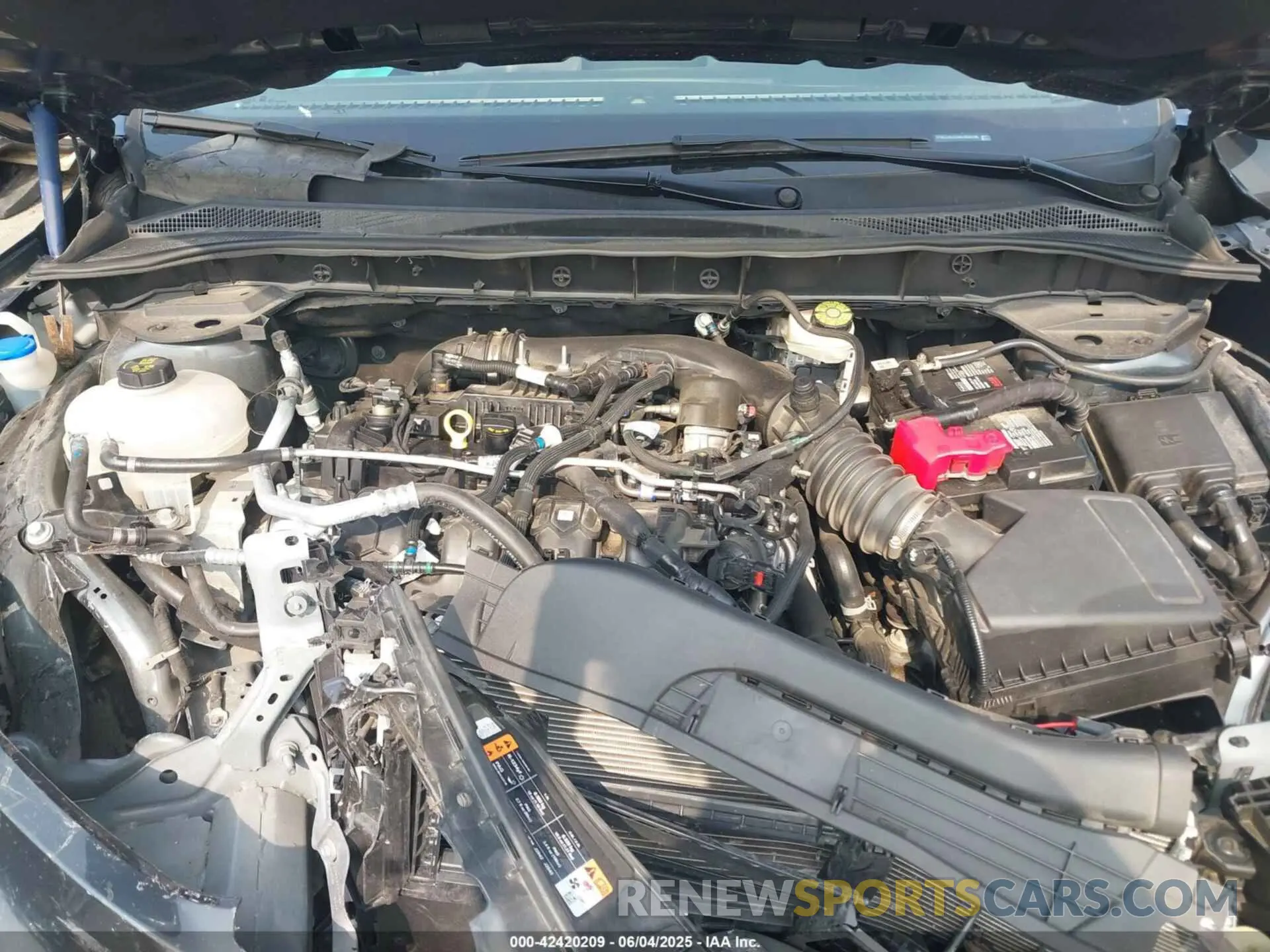 10 Photograph of a damaged car 1FMCU9J93NUB50196 FORD ESCAPE 2022