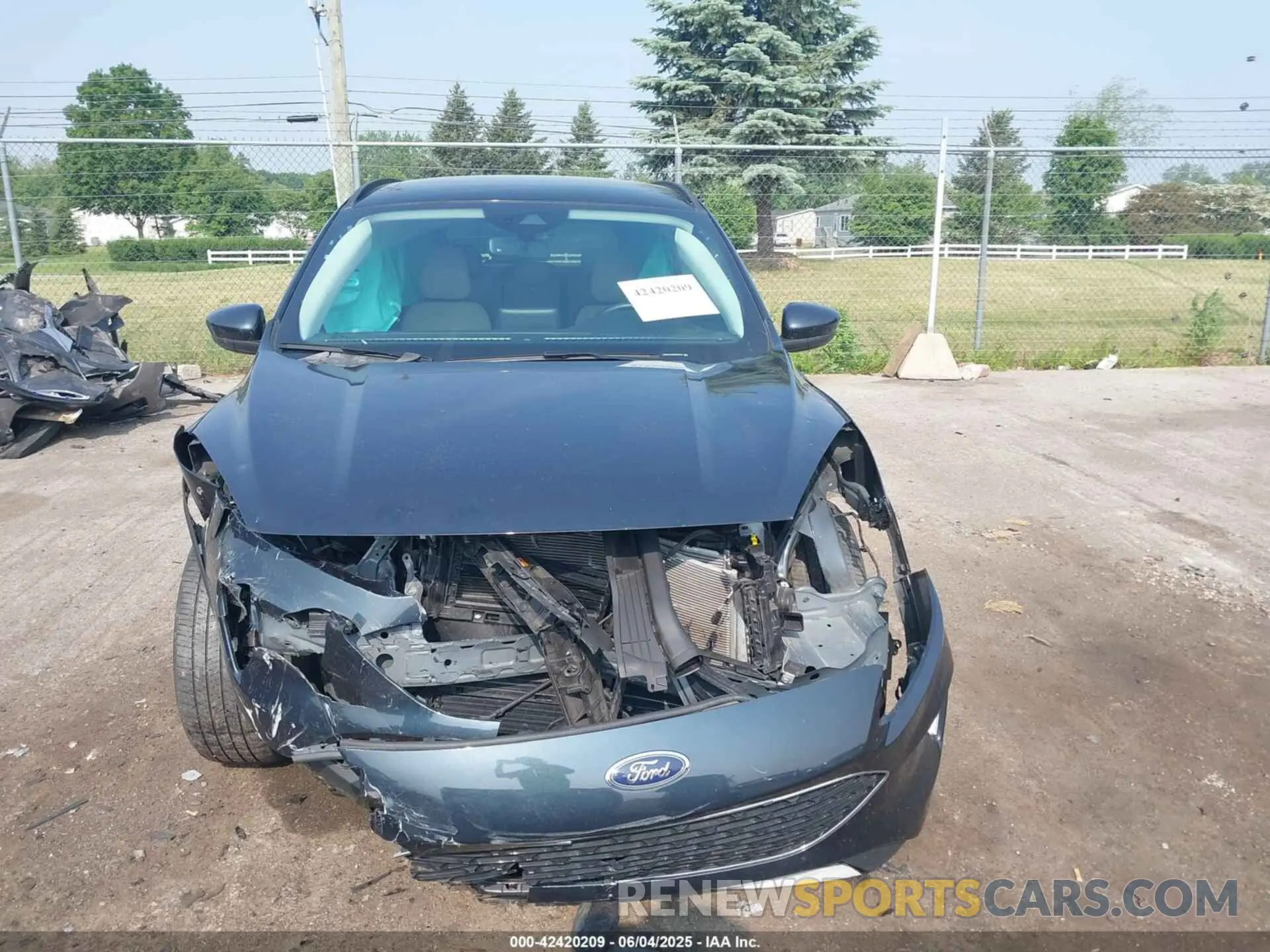 13 Photograph of a damaged car 1FMCU9J93NUB50196 FORD ESCAPE 2022