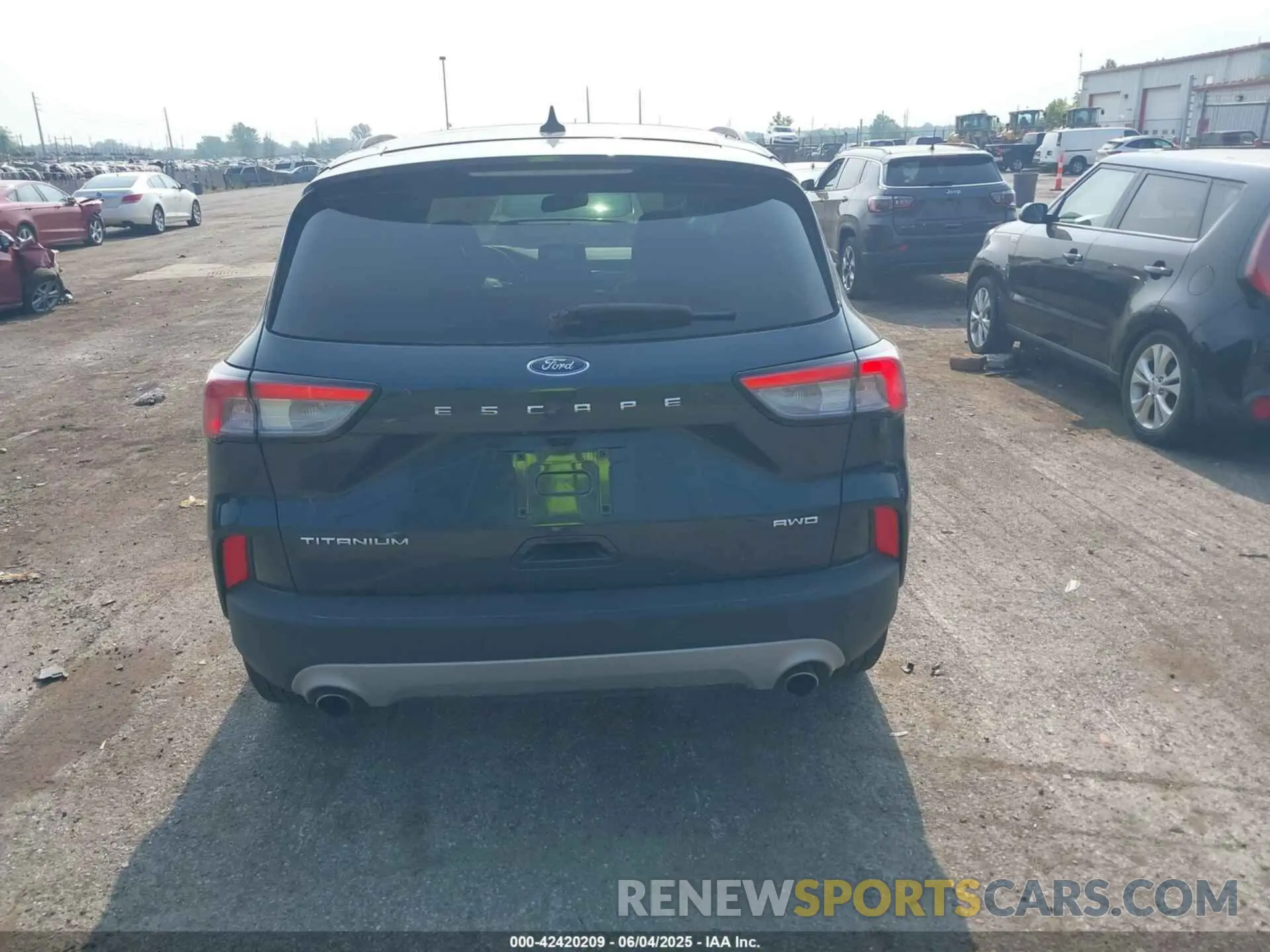 17 Photograph of a damaged car 1FMCU9J93NUB50196 FORD ESCAPE 2022