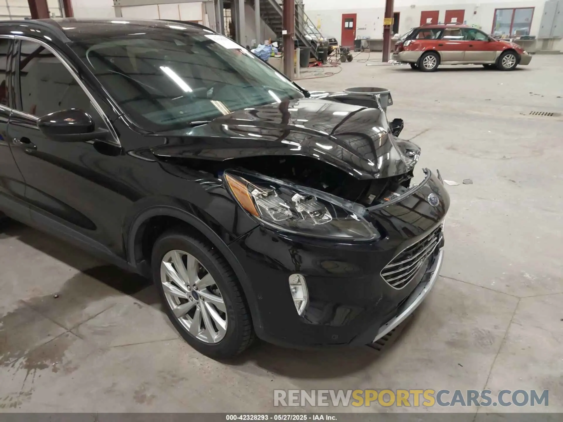 18 Photograph of a damaged car 1FMCU9J94NUA13638 FORD ESCAPE 2022