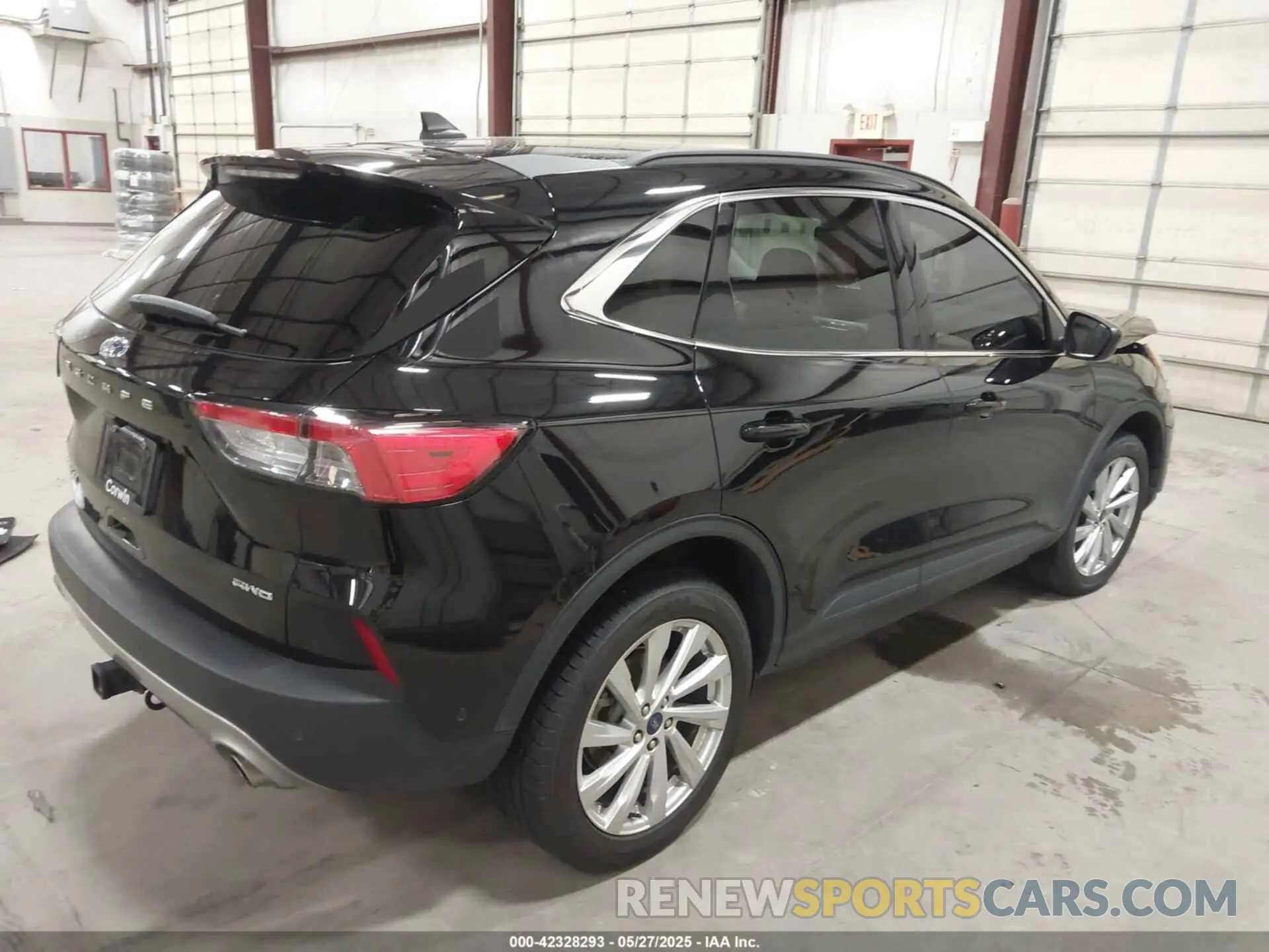 4 Photograph of a damaged car 1FMCU9J94NUA13638 FORD ESCAPE 2022