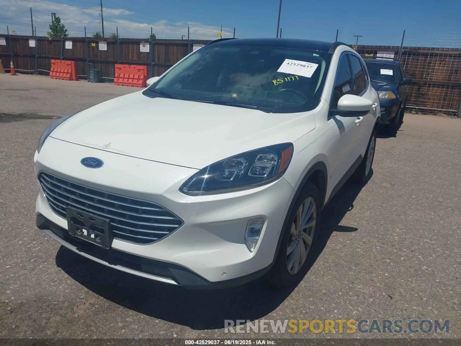 2 Photograph of a damaged car 1FMCU9J94NUB51177 FORD ESCAPE 2022