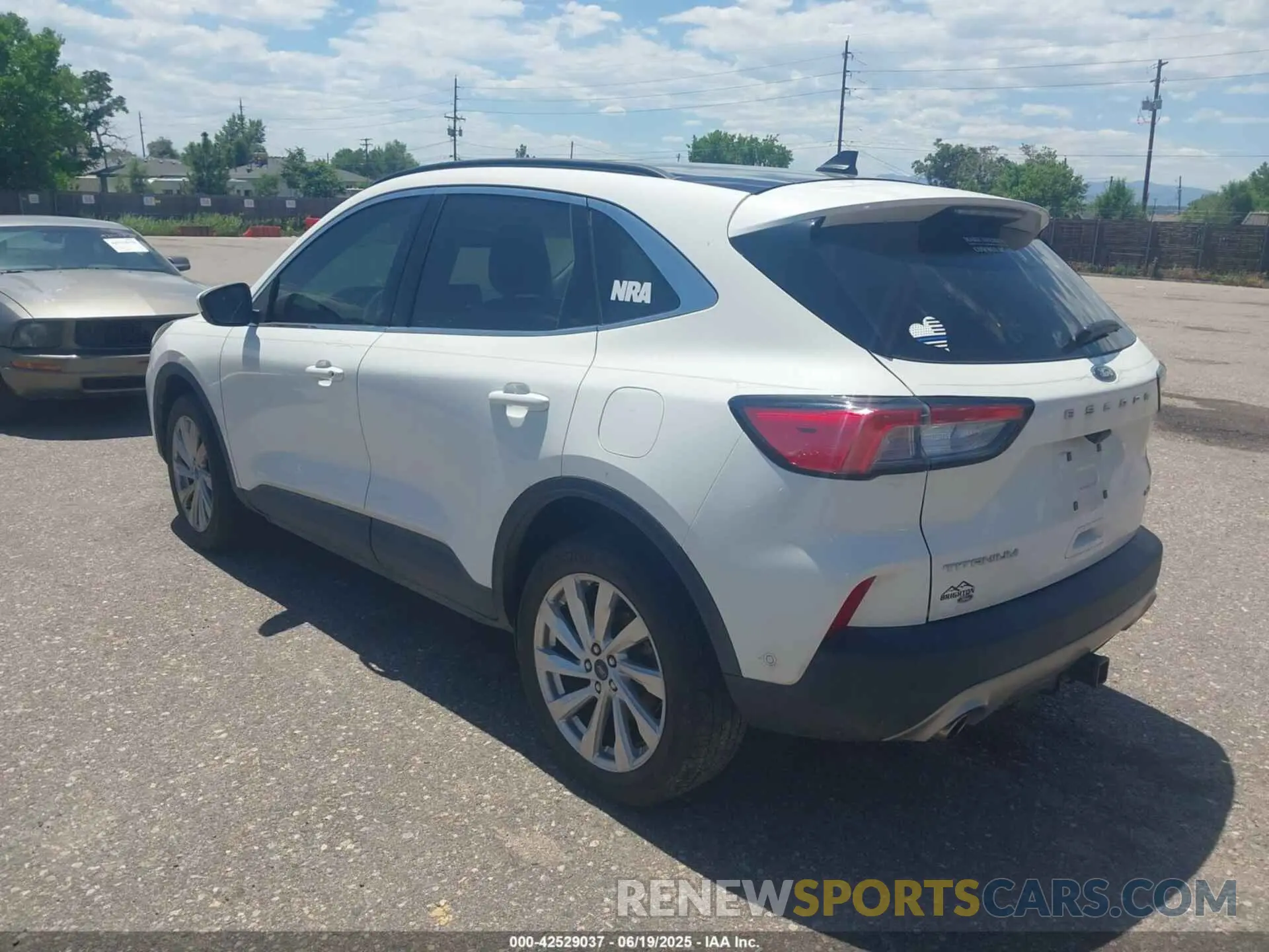 3 Photograph of a damaged car 1FMCU9J94NUB51177 FORD ESCAPE 2022