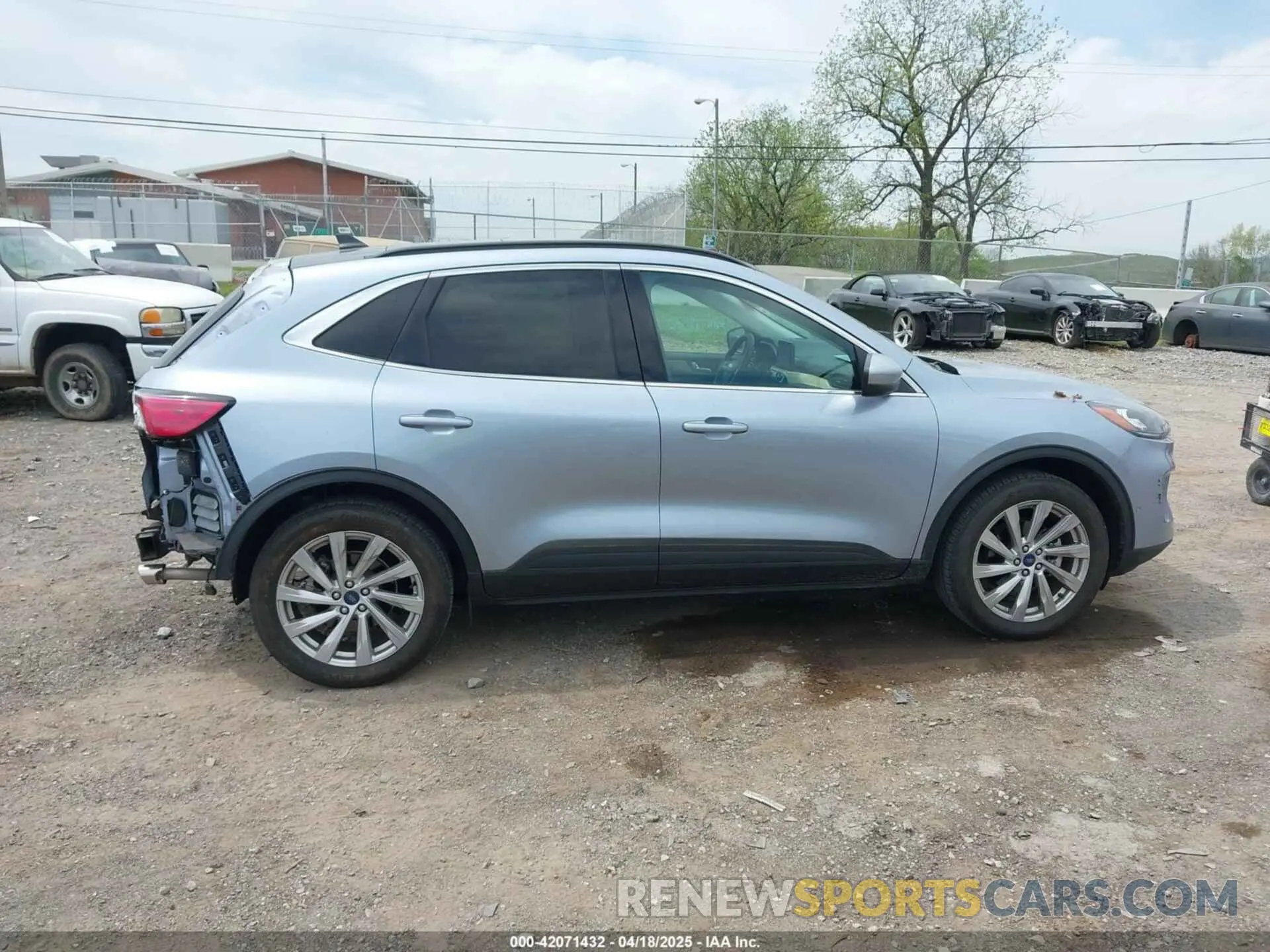 14 Photograph of a damaged car 1FMCU9J95NUA87666 FORD ESCAPE 2022