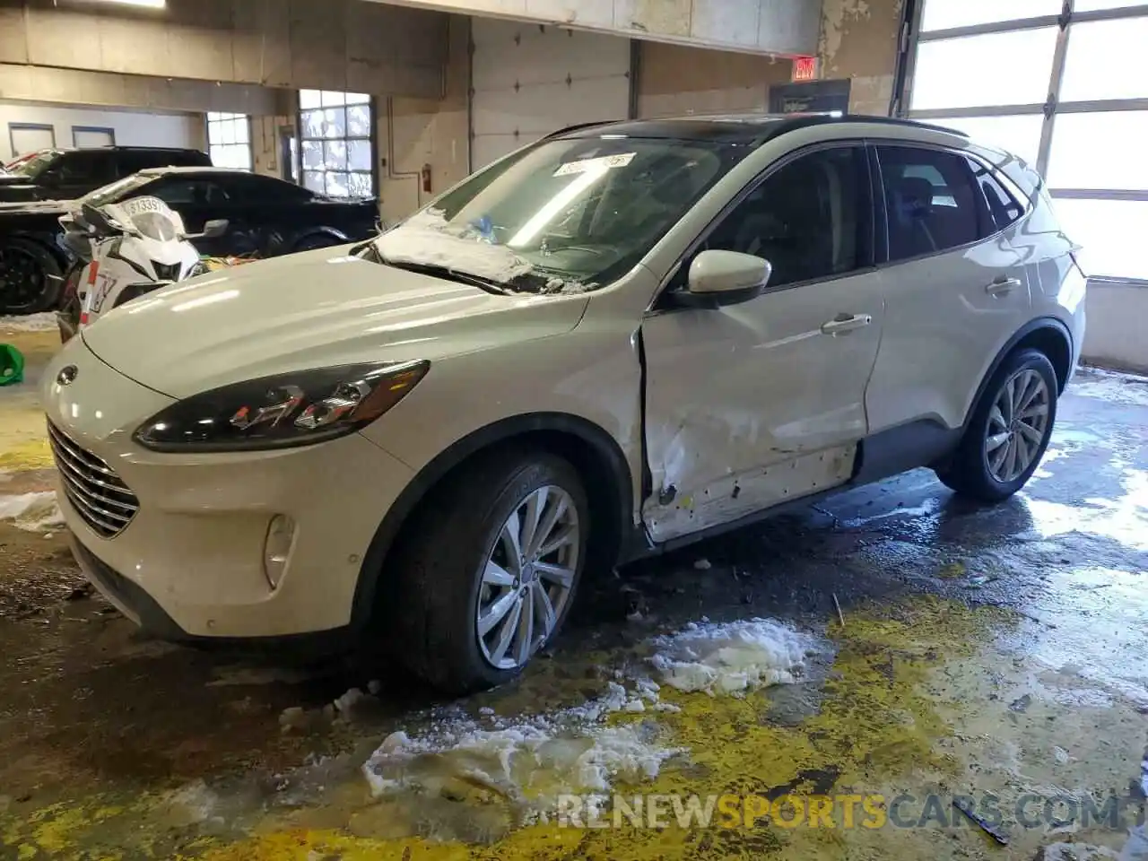 1 Photograph of a damaged car 1FMCU9J99NUB35055 FORD ESCAPE 2022