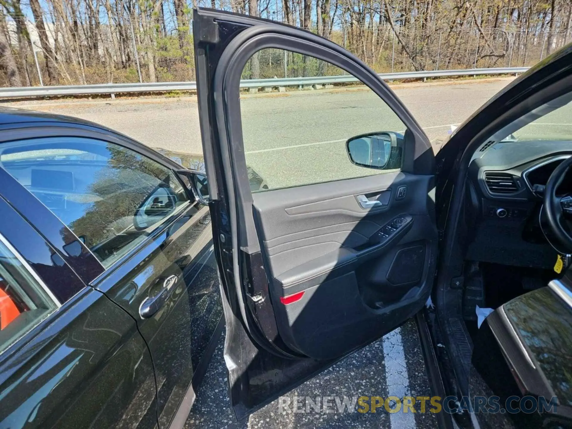 20 Photograph of a damaged car 1FMCU9J9XNUA73925 FORD ESCAPE 2022