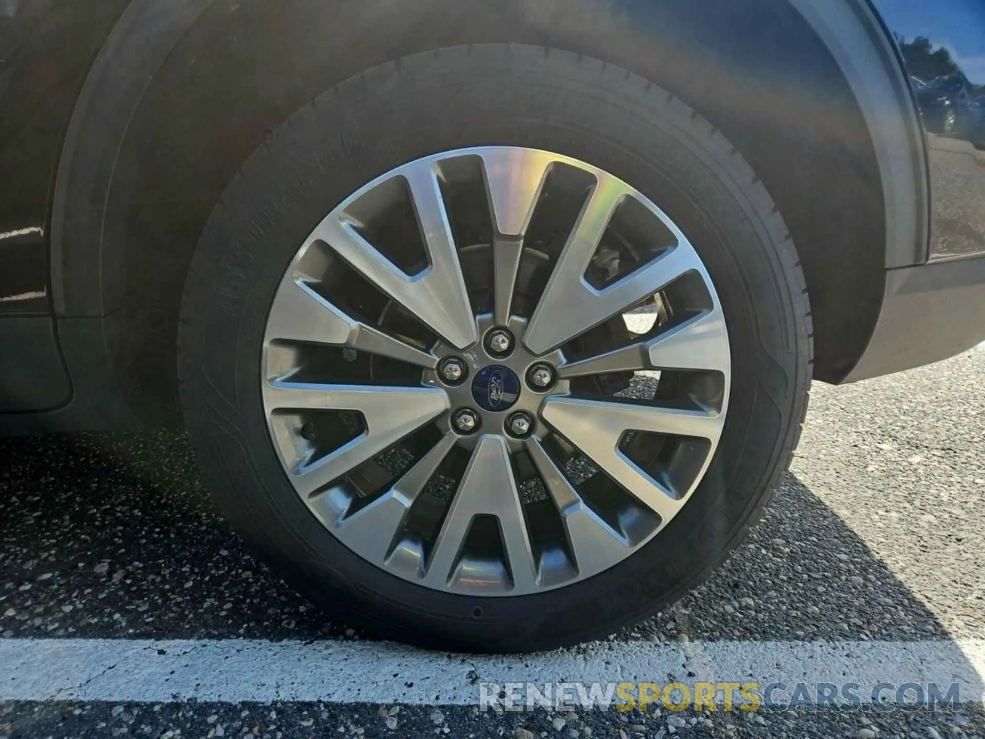 29 Photograph of a damaged car 1FMCU9J9XNUA73925 FORD ESCAPE 2022
