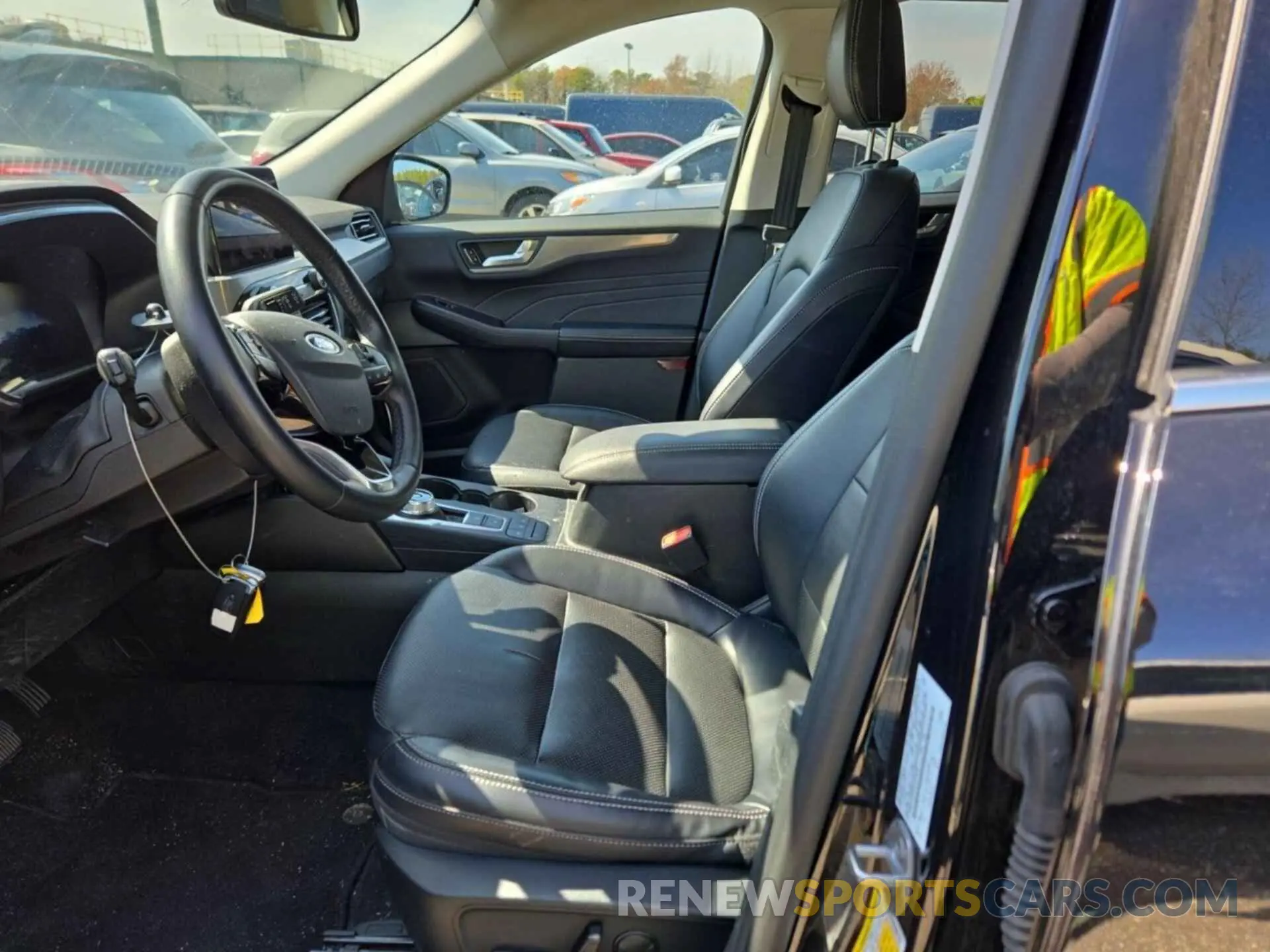 47 Photograph of a damaged car 1FMCU9J9XNUA73925 FORD ESCAPE 2022
