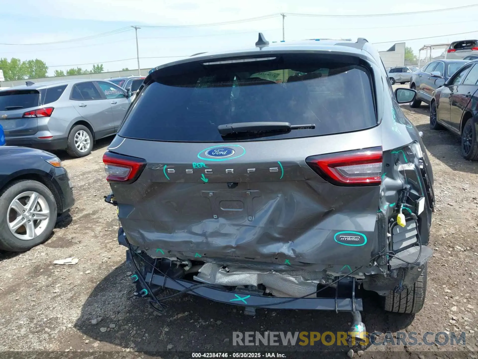 16 Photograph of a damaged car 1FMCU0E14PUB04024 FORD ESCAPE 2023