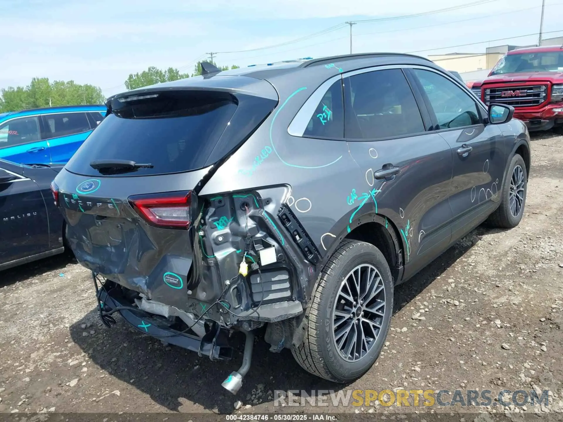 4 Photograph of a damaged car 1FMCU0E14PUB04024 FORD ESCAPE 2023