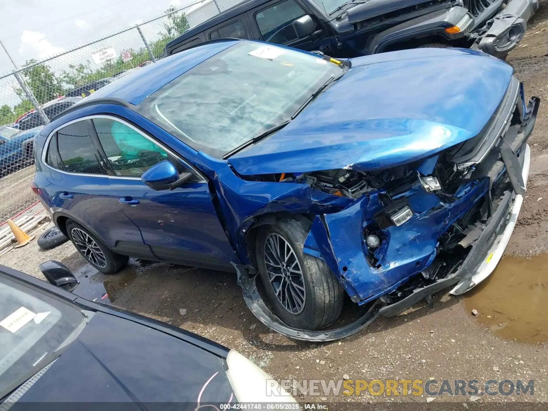 14 Photograph of a damaged car 1FMCU0E16PUA29522 FORD ESCAPE 2023