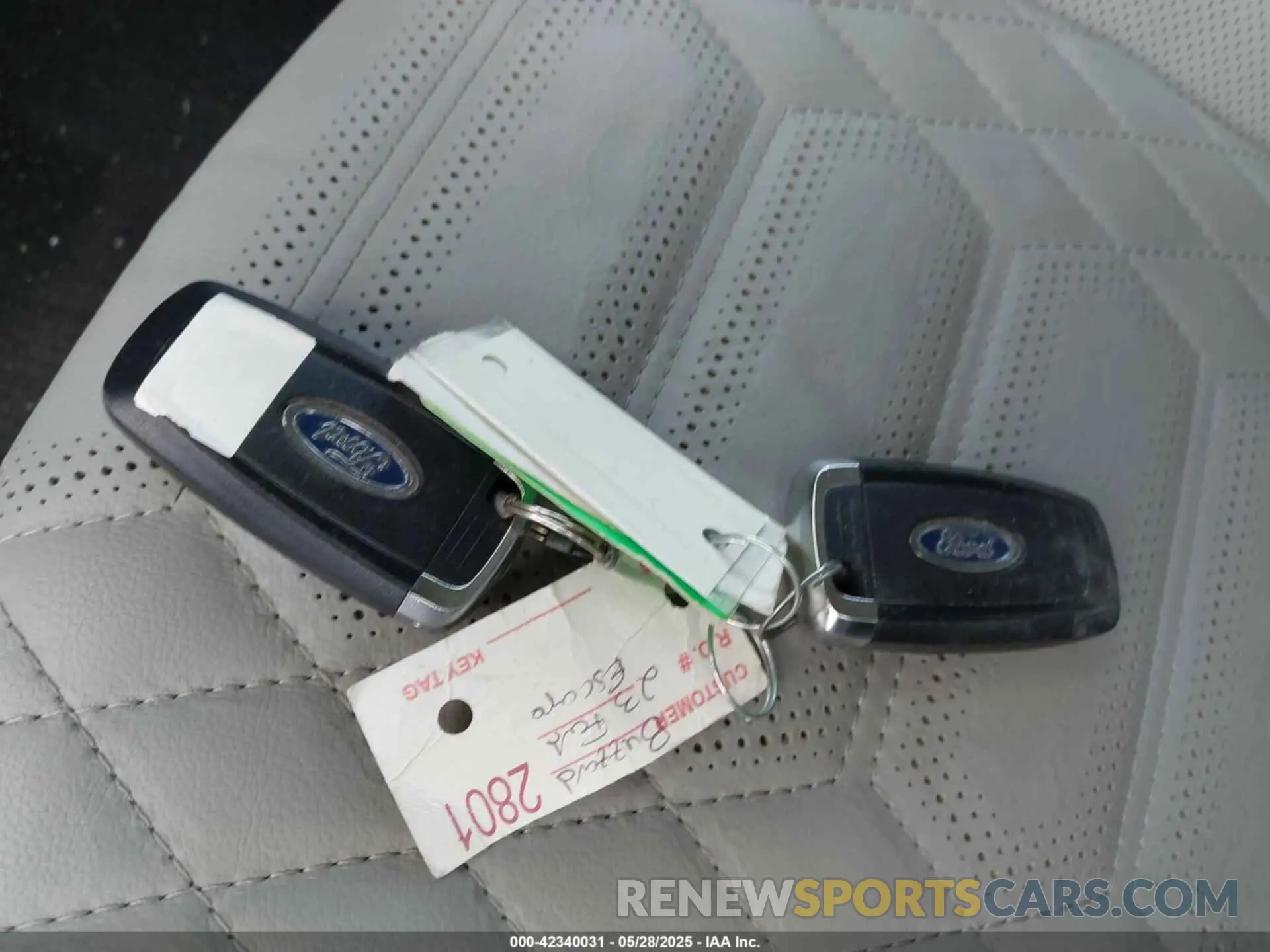 11 Photograph of a damaged car 1FMCU0E17PUA76655 FORD ESCAPE 2023