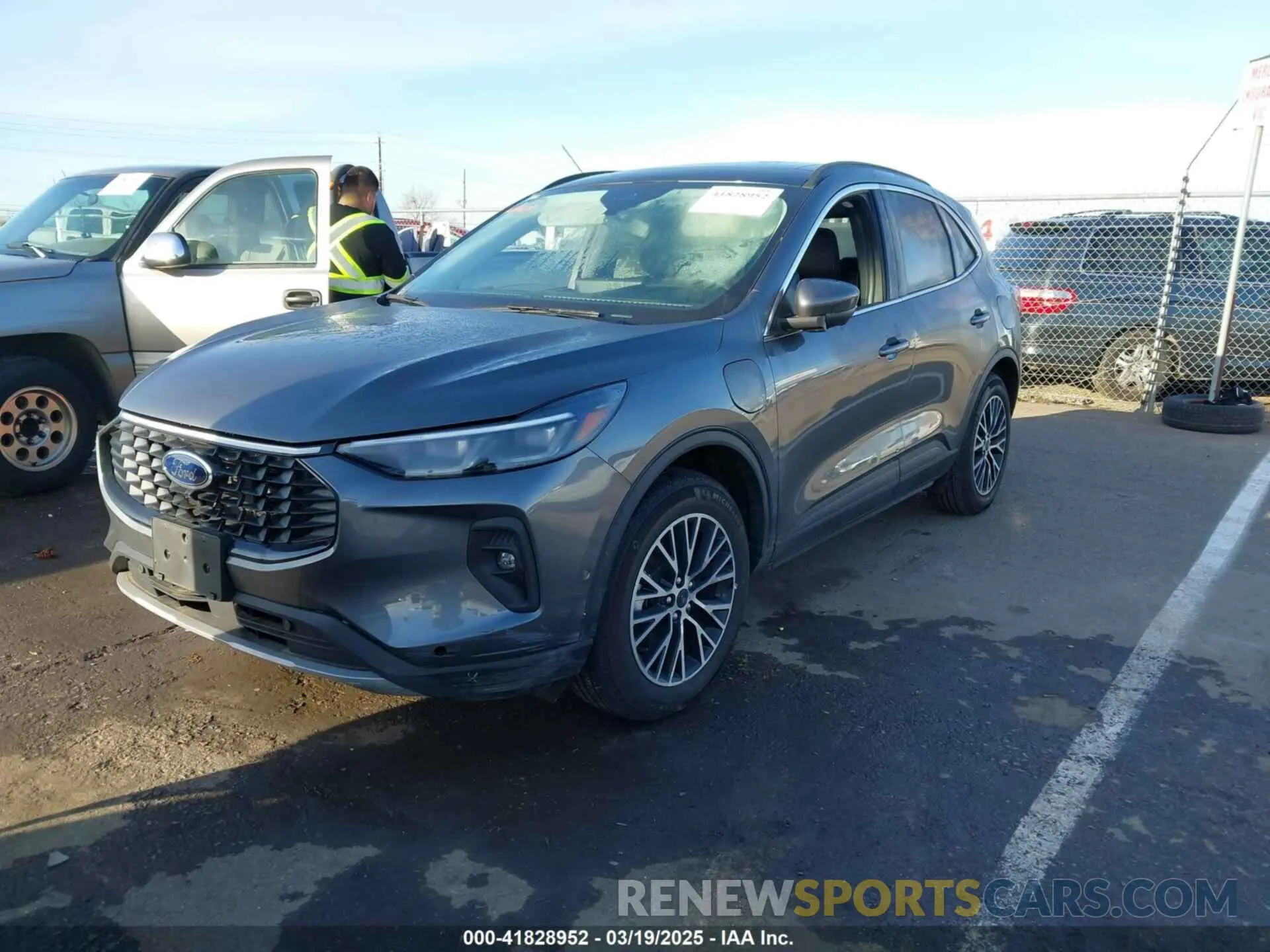 2 Photograph of a damaged car 1FMCU0E17PUB33808 FORD ESCAPE 2023