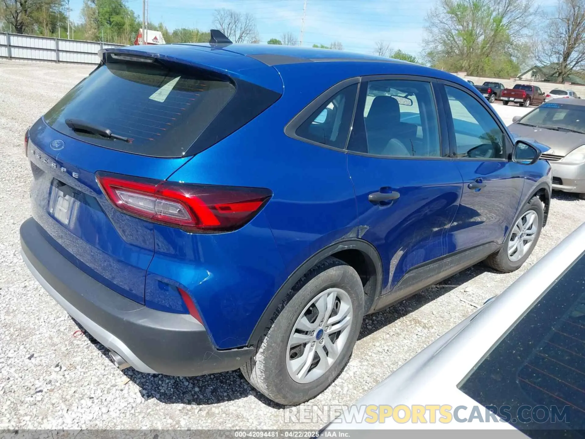 4 Photograph of a damaged car 1FMCU0FN0PUA15021 FORD ESCAPE 2023