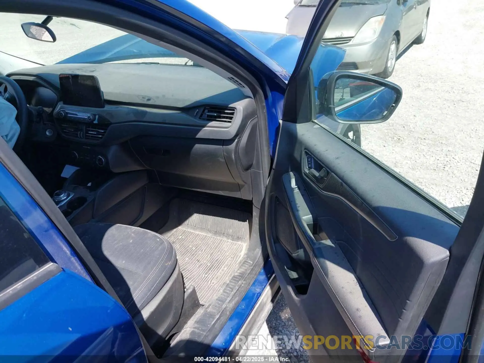 5 Photograph of a damaged car 1FMCU0FN0PUA15021 FORD ESCAPE 2023