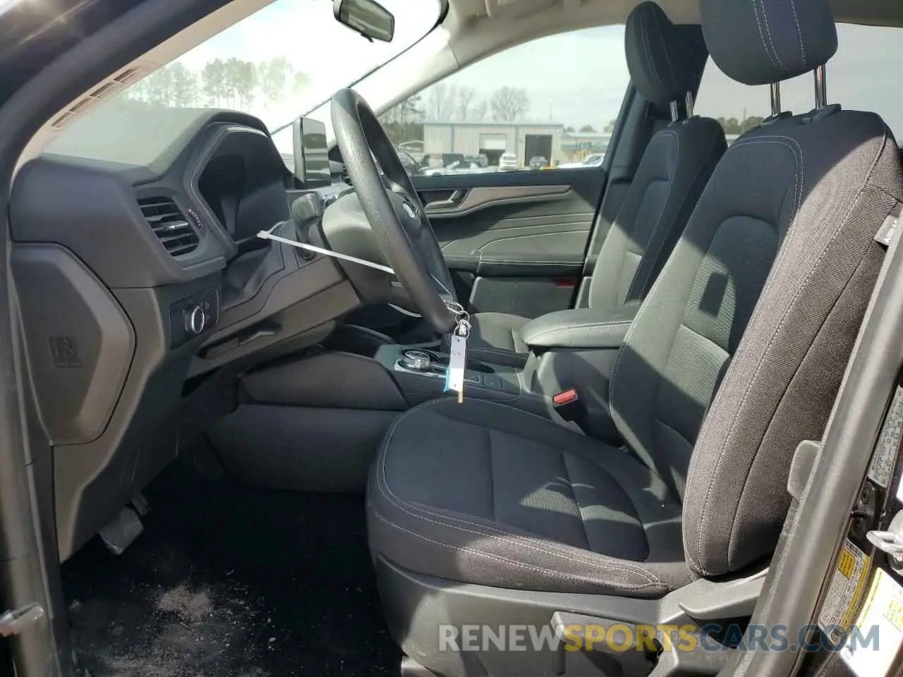 7 Photograph of a damaged car 1FMCU0FN3PUA15983 FORD ESCAPE 2023