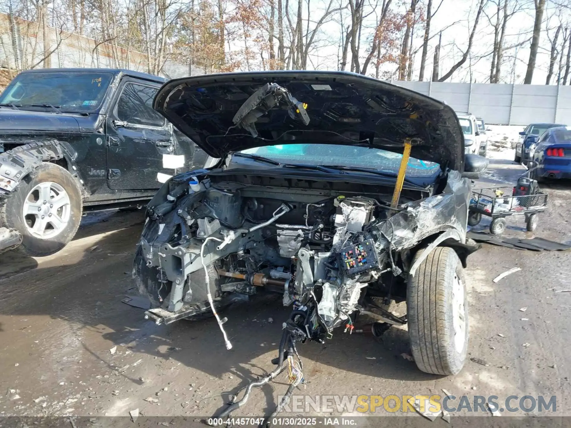 6 Photograph of a damaged car 1FMCU0FN5PUA00319 FORD ESCAPE 2023