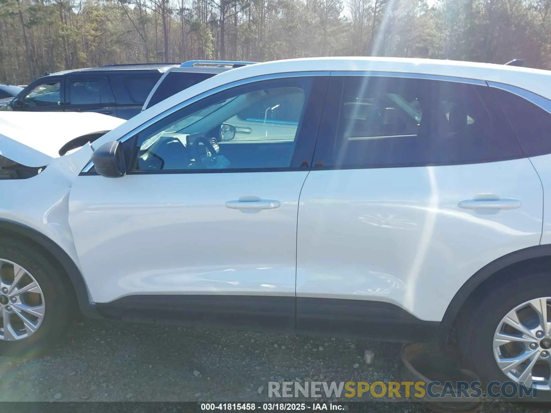 14 Photograph of a damaged car 1FMCU0GN0PUA52469 FORD ESCAPE 2023