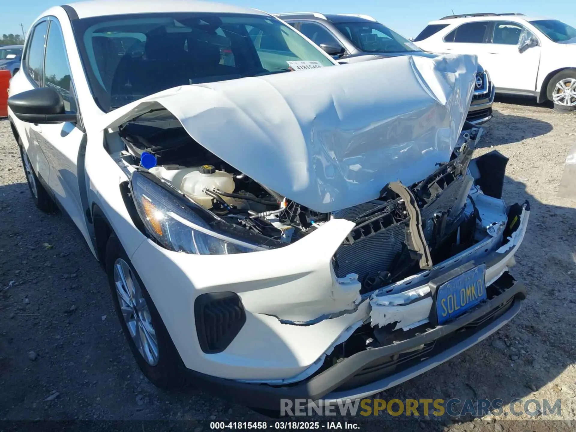 19 Photograph of a damaged car 1FMCU0GN0PUA52469 FORD ESCAPE 2023
