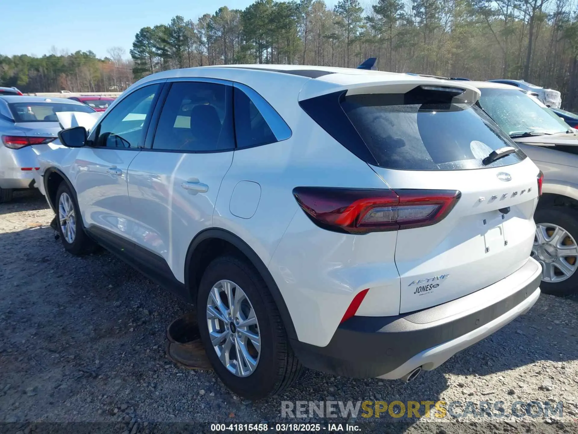 3 Photograph of a damaged car 1FMCU0GN0PUA52469 FORD ESCAPE 2023