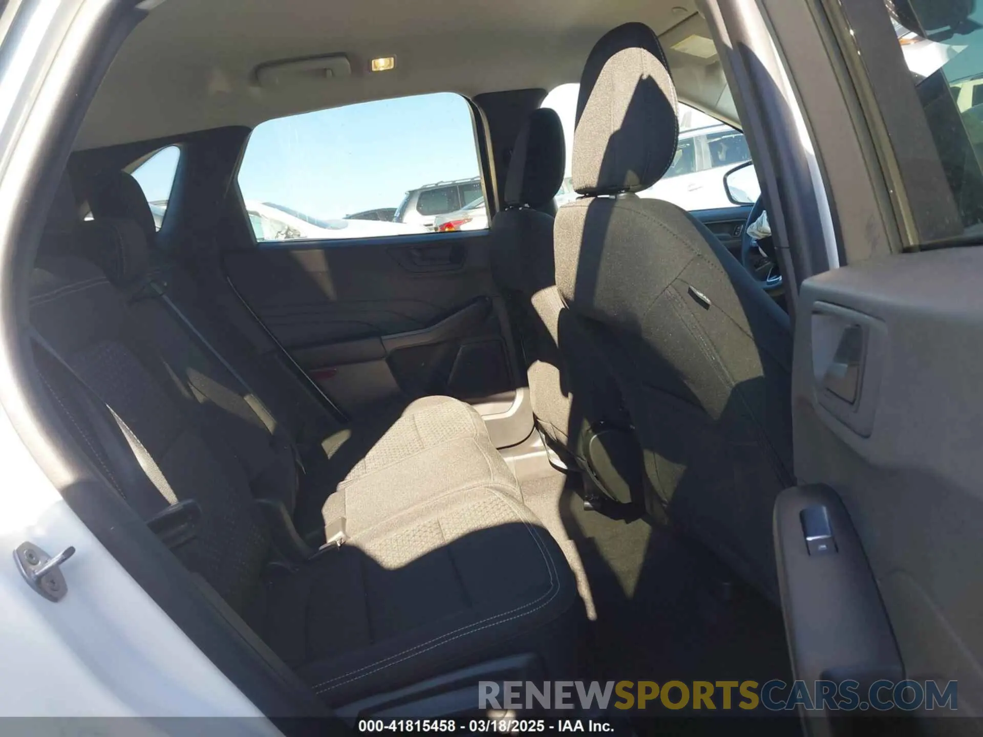 8 Photograph of a damaged car 1FMCU0GN0PUA52469 FORD ESCAPE 2023