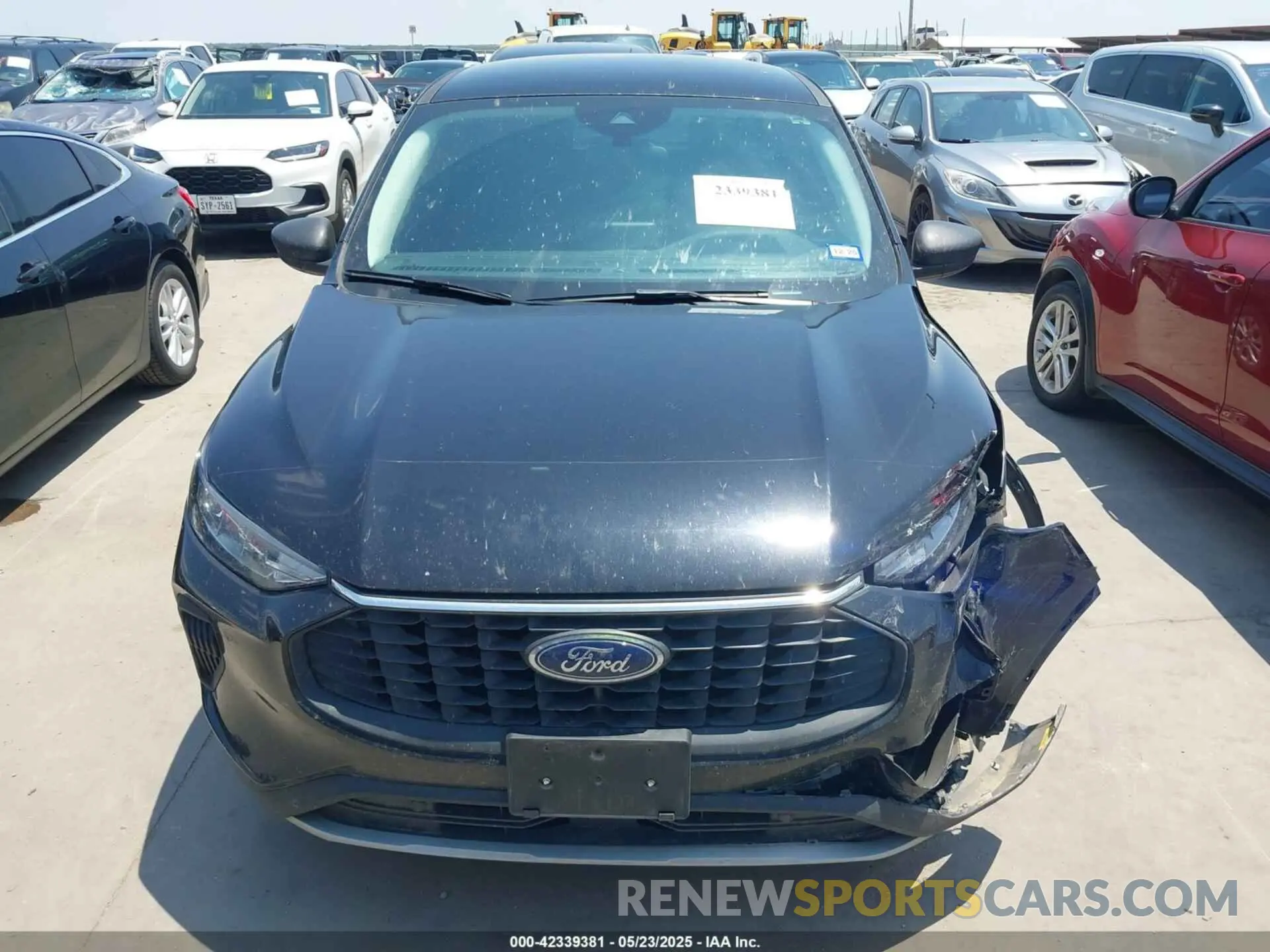 12 Photograph of a damaged car 1FMCU0GN0PUB19216 FORD ESCAPE 2023