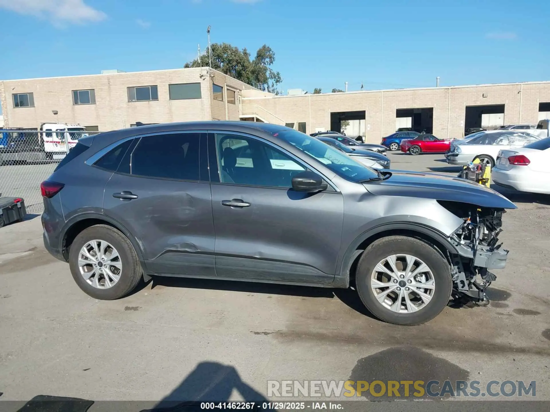 14 Photograph of a damaged car 1FMCU0GN2PUB35451 FORD ESCAPE 2023