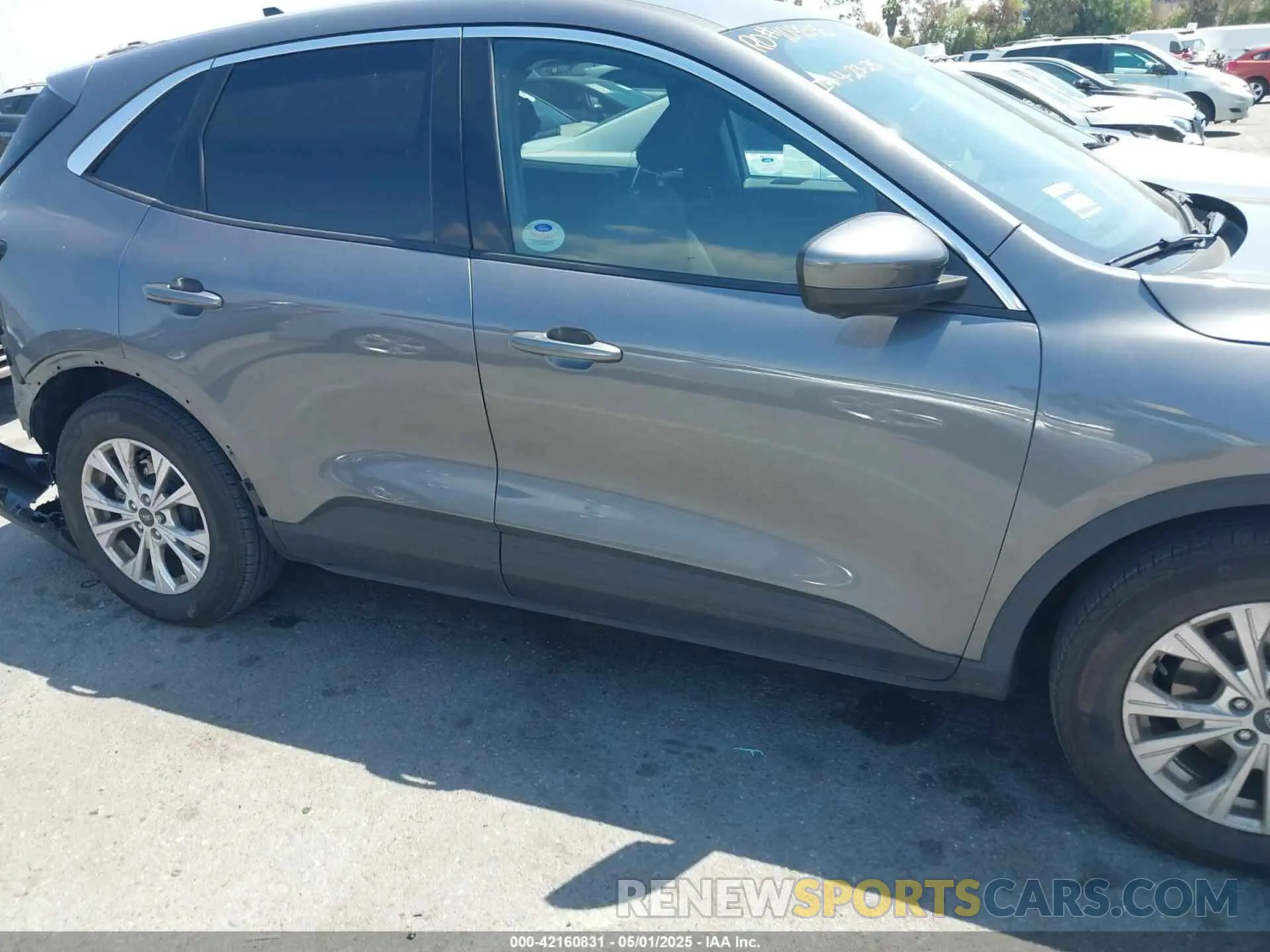 13 Photograph of a damaged car 1FMCU0GN2PUB35708 FORD ESCAPE 2023