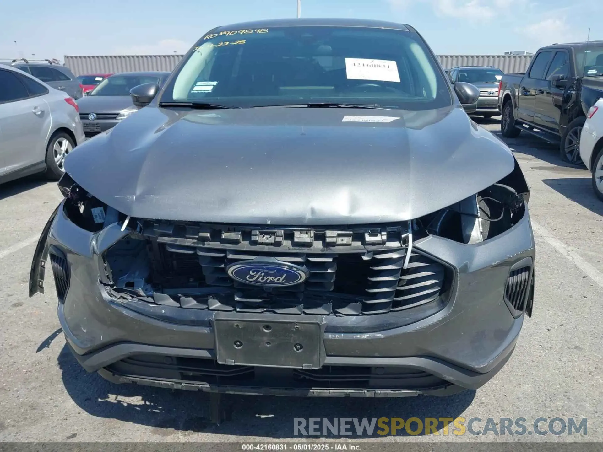 6 Photograph of a damaged car 1FMCU0GN2PUB35708 FORD ESCAPE 2023