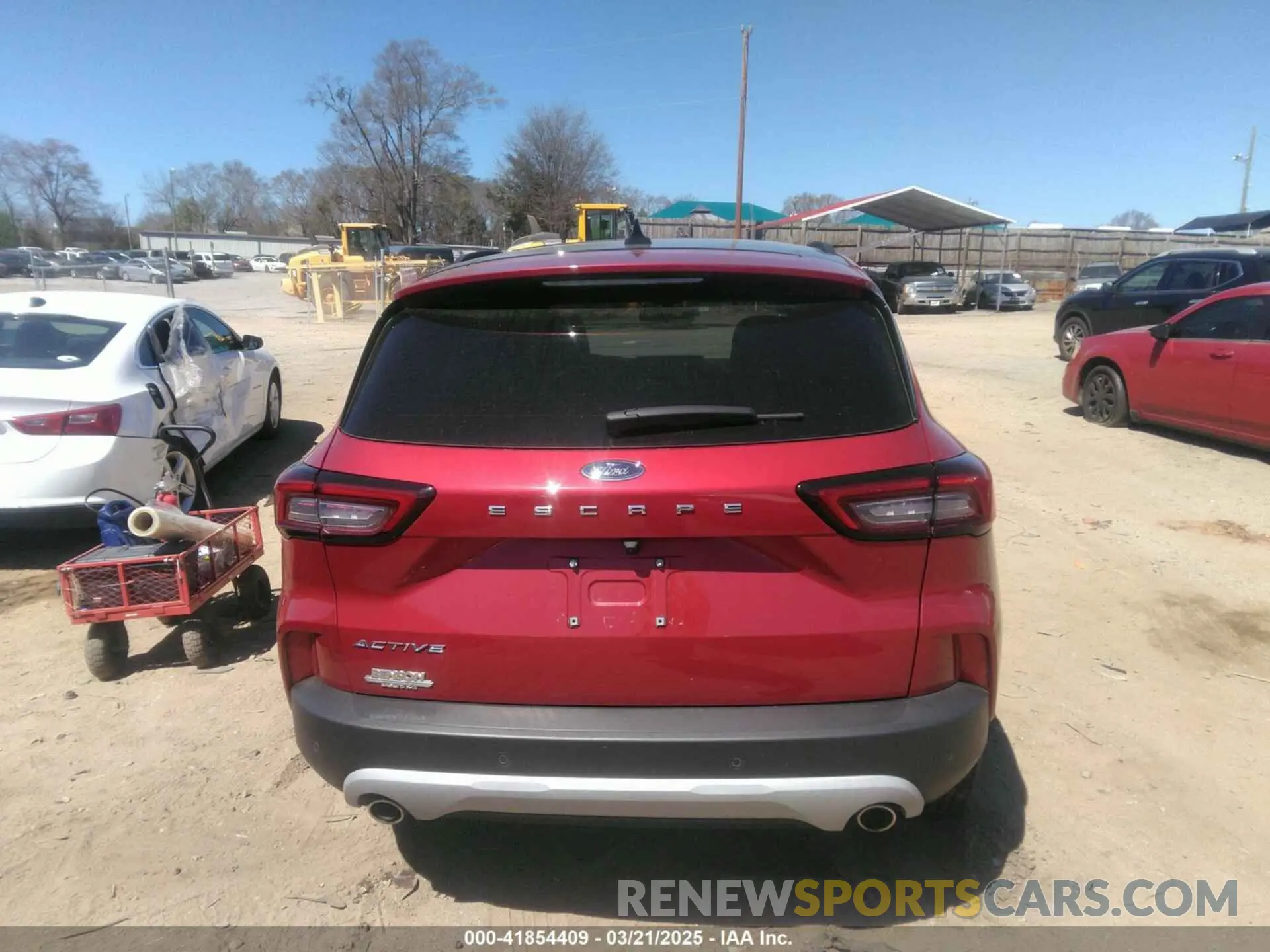 16 Photograph of a damaged car 1FMCU0GN3PUA72604 FORD ESCAPE 2023