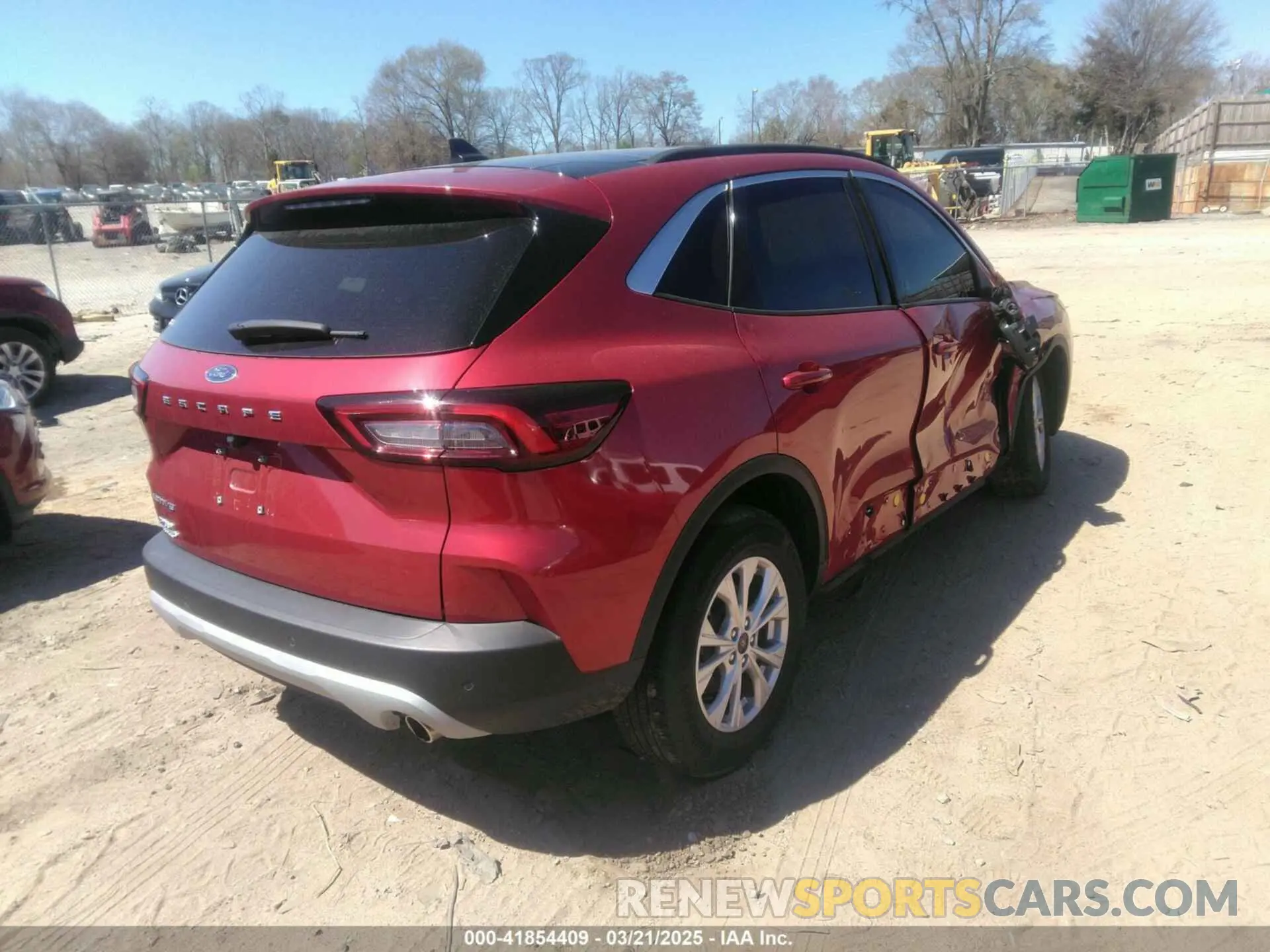 4 Photograph of a damaged car 1FMCU0GN3PUA72604 FORD ESCAPE 2023